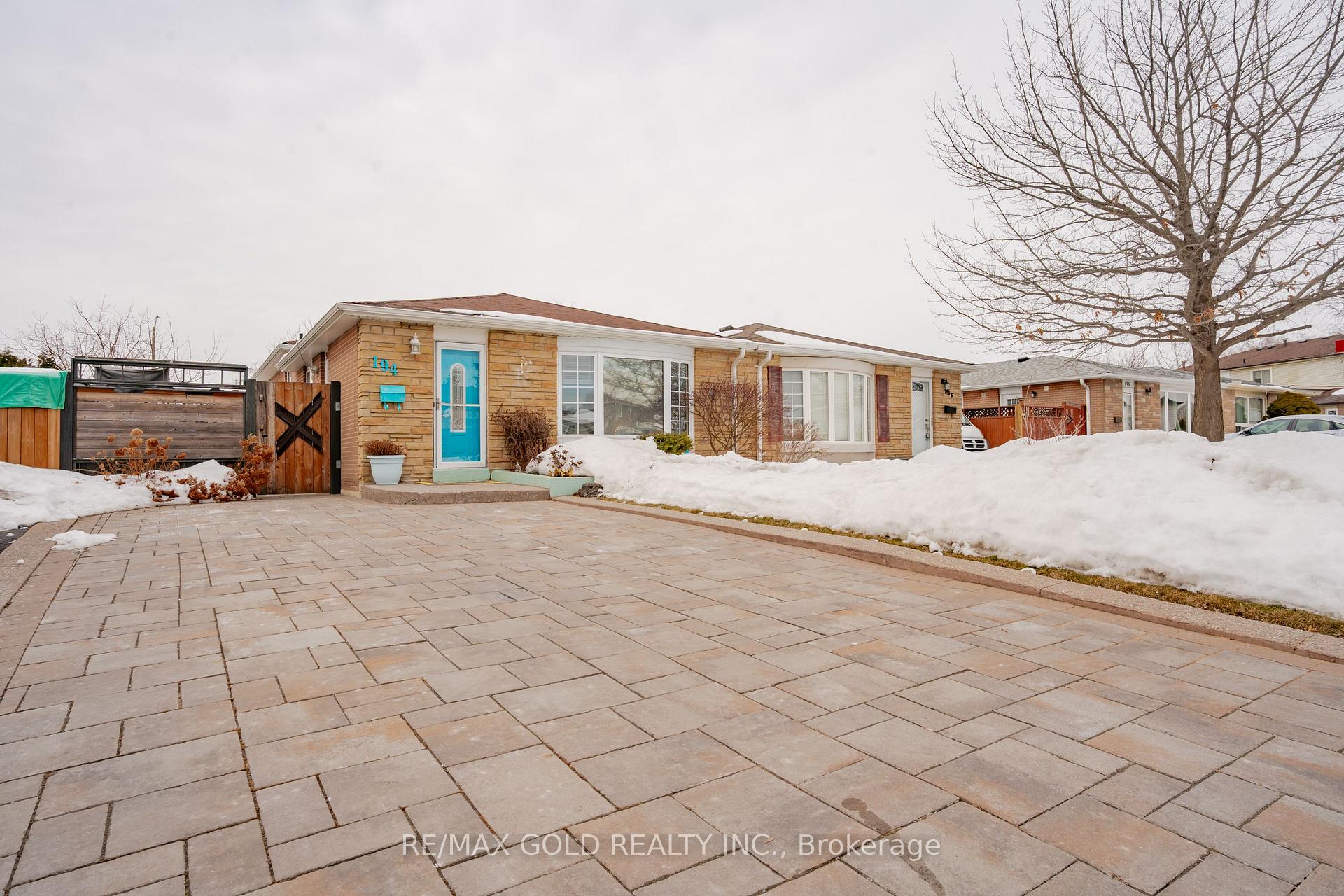 Photo 1 of 194 Earnscliffe Circle, Brampton, Southgate — HOMEH