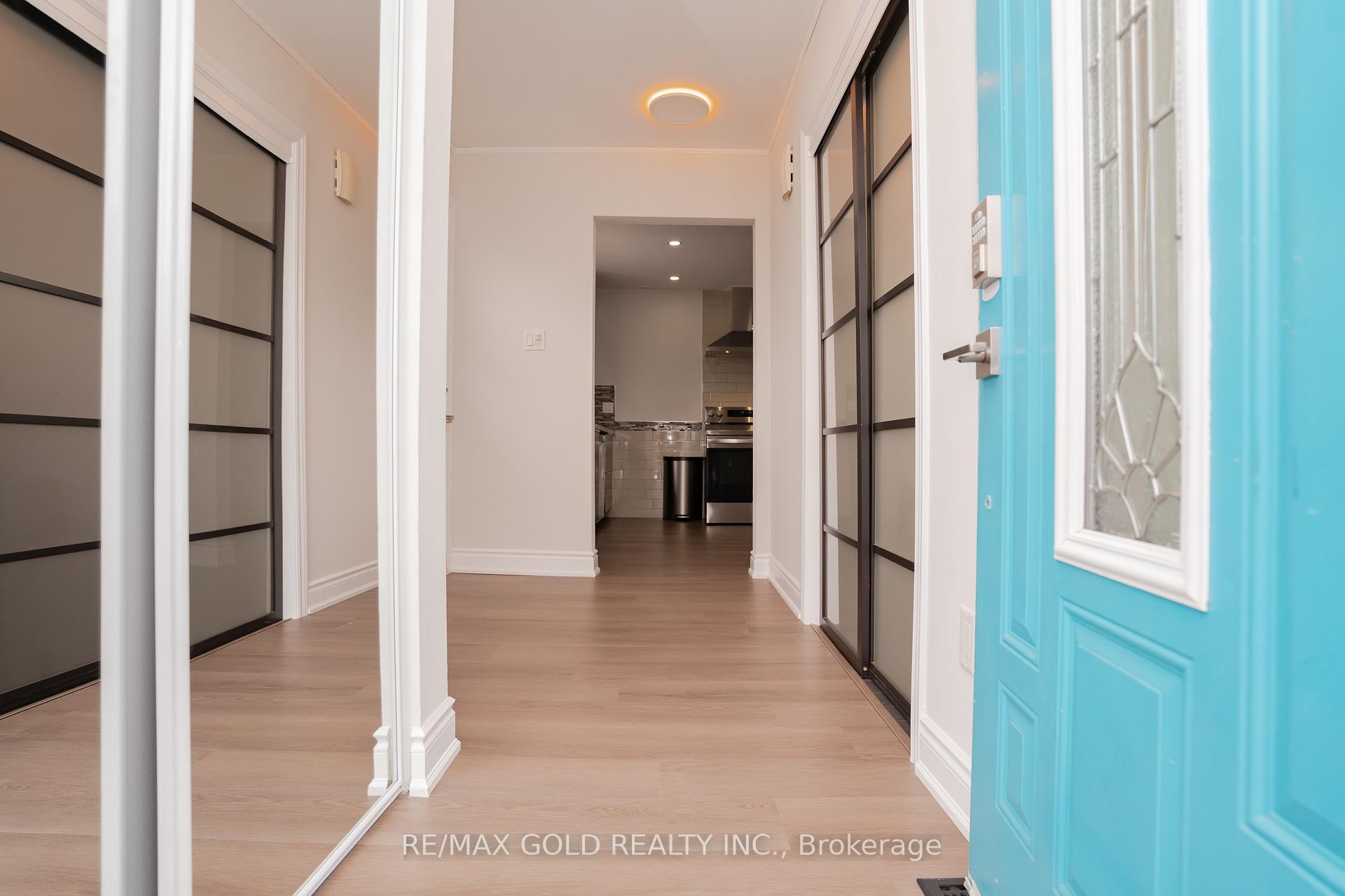 Photo 3 of 194 Earnscliffe Circle, Brampton, Southgate — HOMEH