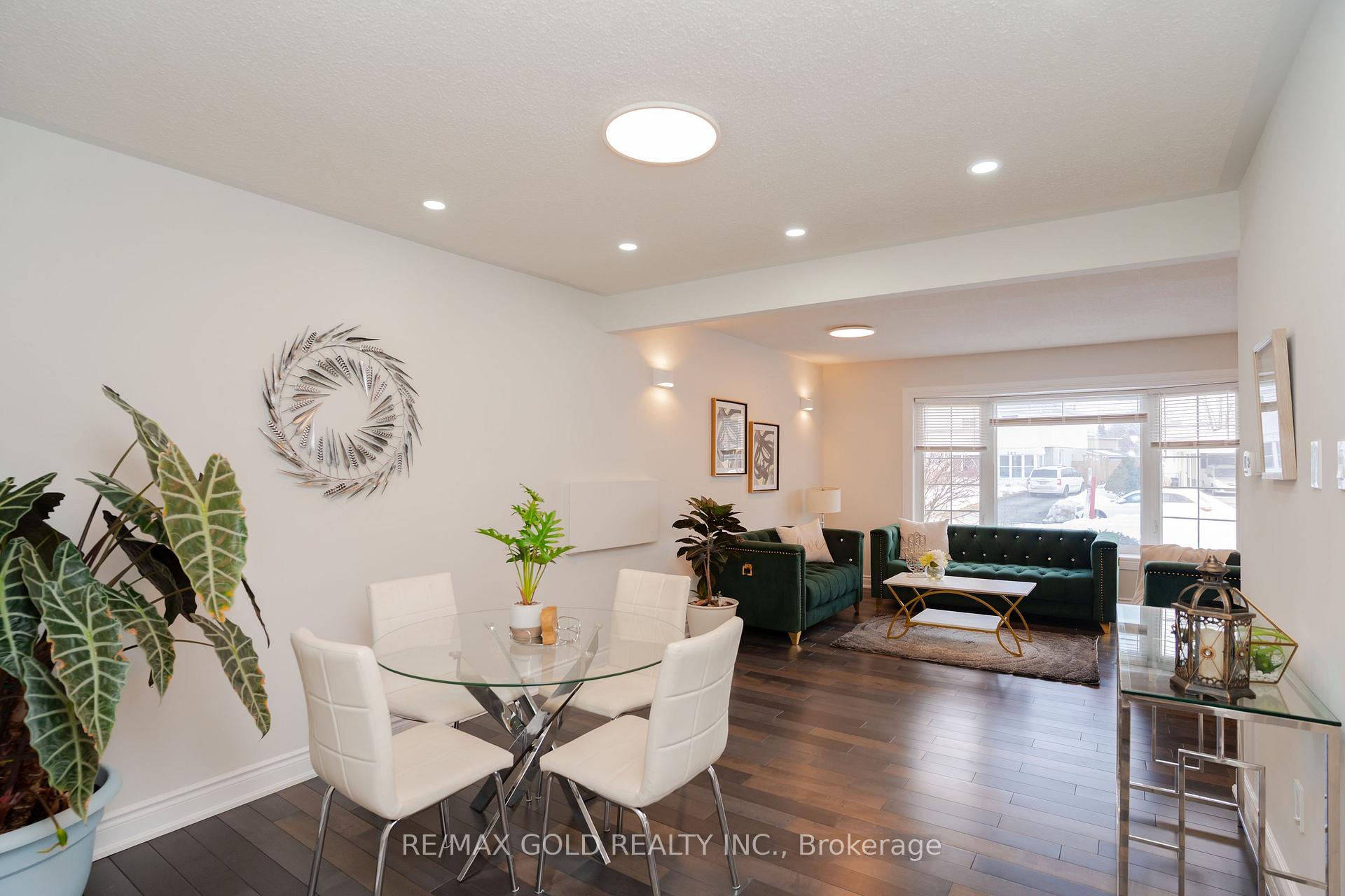 Photo 16 of 194 Earnscliffe Circle, Brampton, Southgate — HOMEH