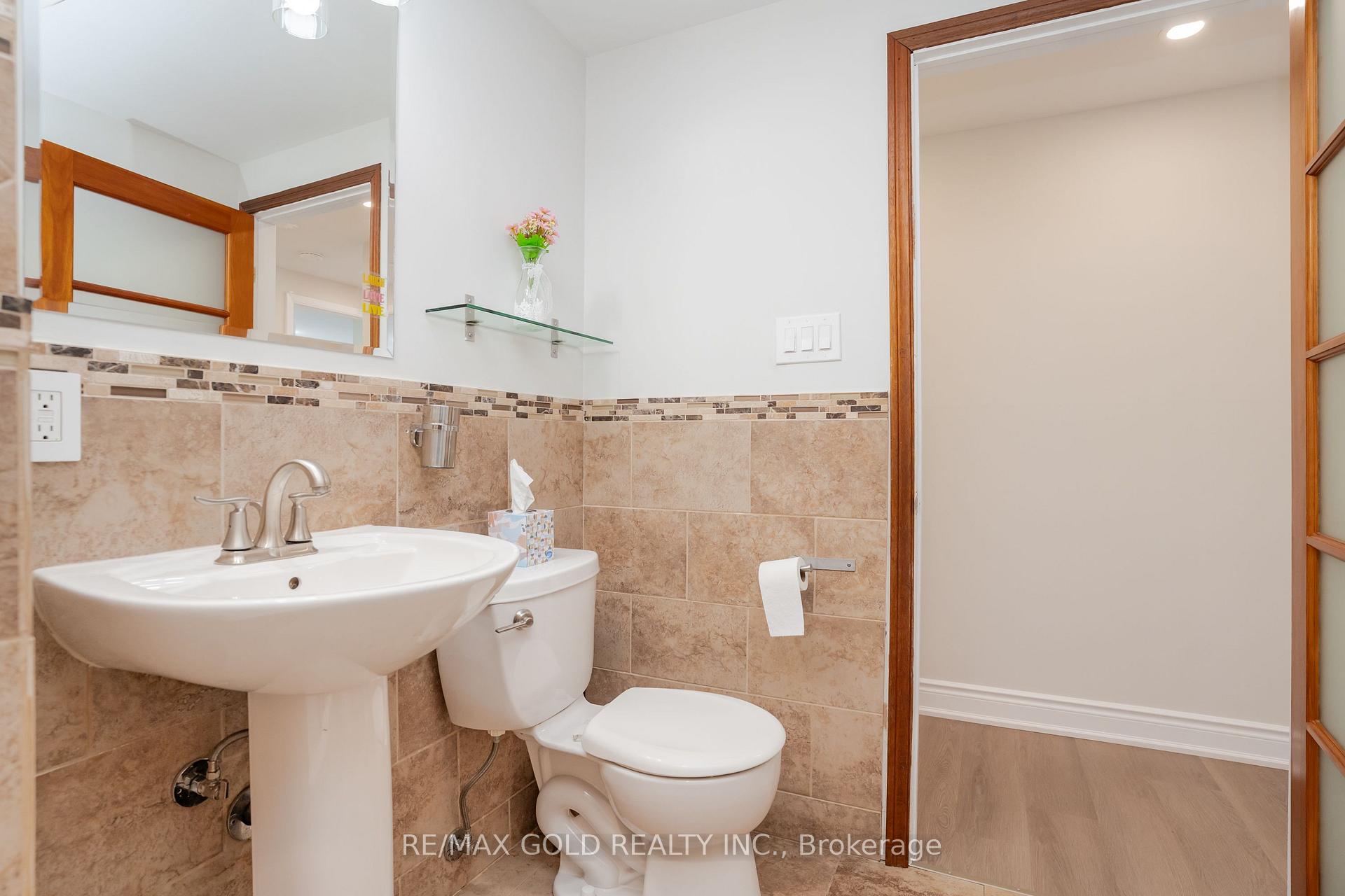 Photo 20 of 194 Earnscliffe Circle, Brampton, Southgate — HOMEH