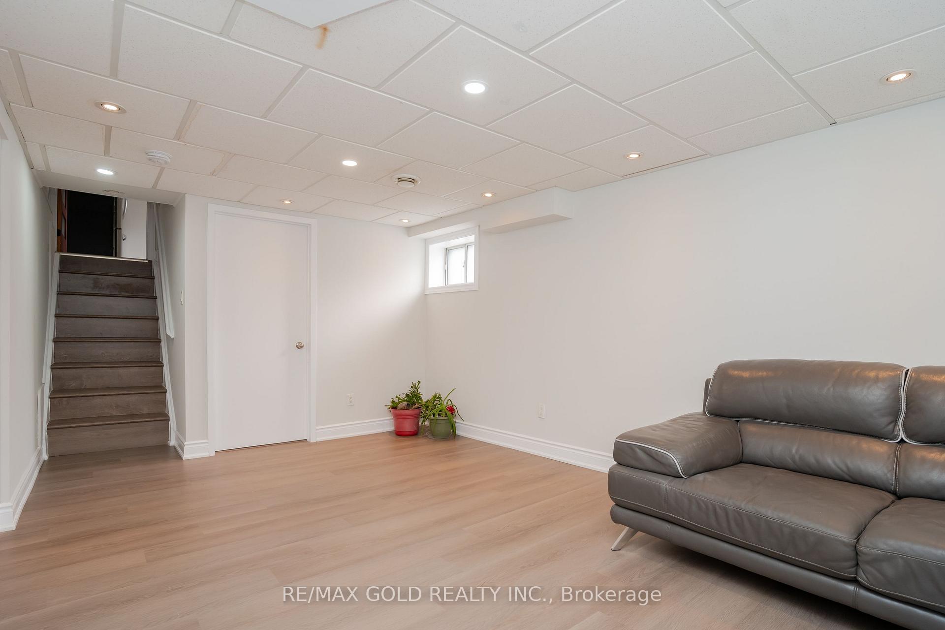 Photo 25 of 194 Earnscliffe Circle, Brampton, Southgate — HOMEH