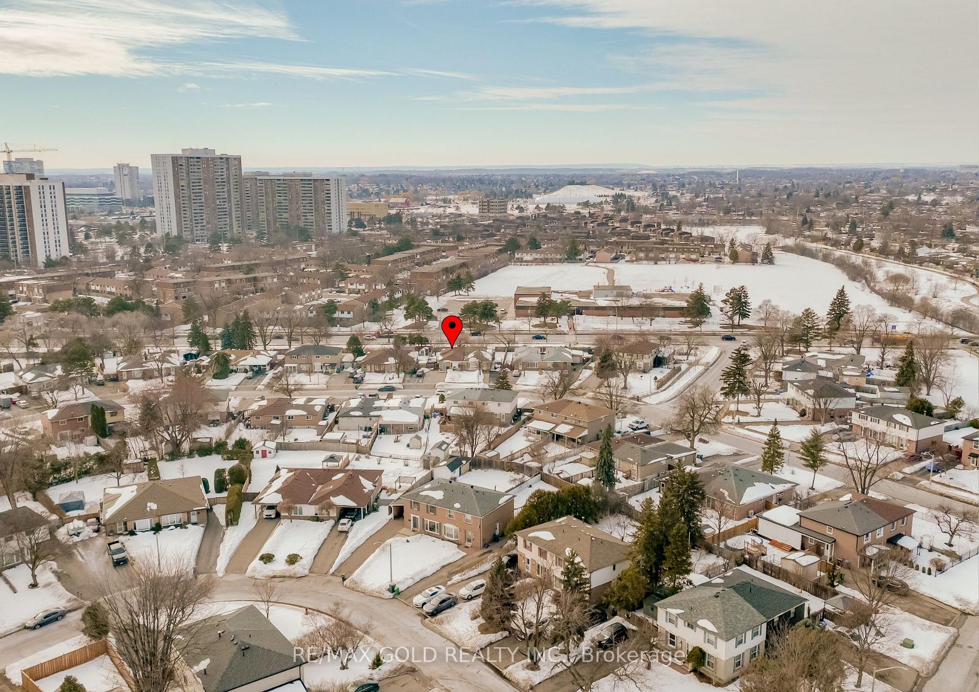 Photo 37 of 194 Earnscliffe Circle, Brampton, Southgate — HOMEH