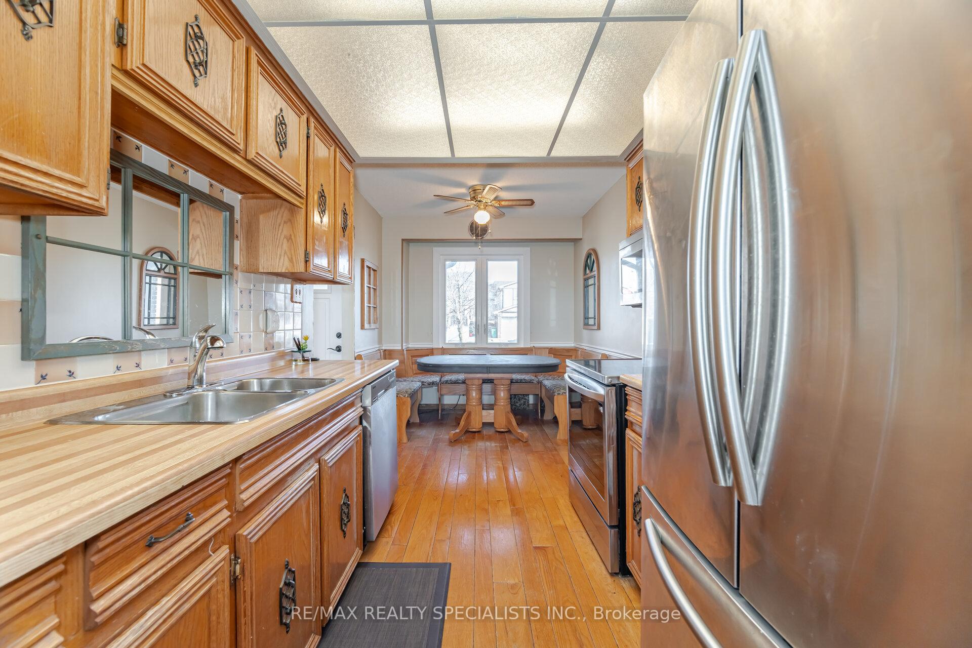 Photo 2 of 28 Ashurst Crescent, Brampton, Madoc — HOMEH