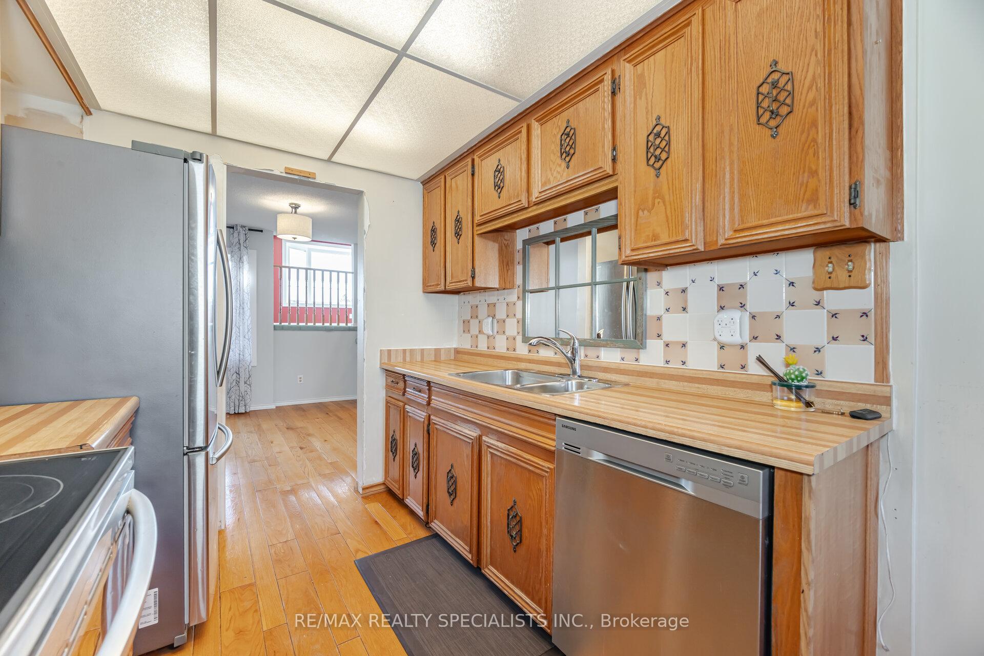 Photo 3 of 28 Ashurst Crescent, Brampton, Madoc — HOMEH