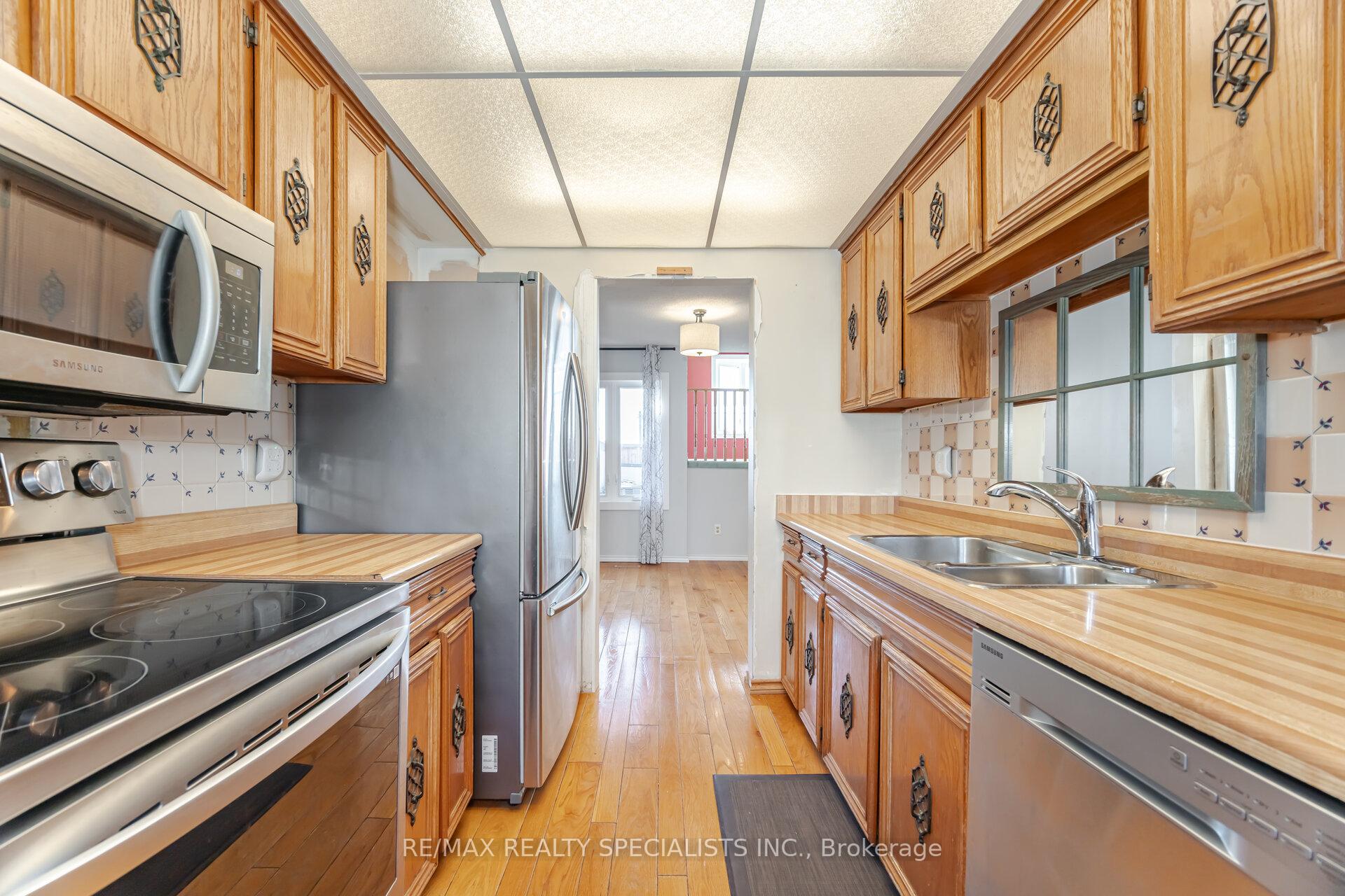Photo 4 of 28 Ashurst Crescent, Brampton, Madoc — HOMEH