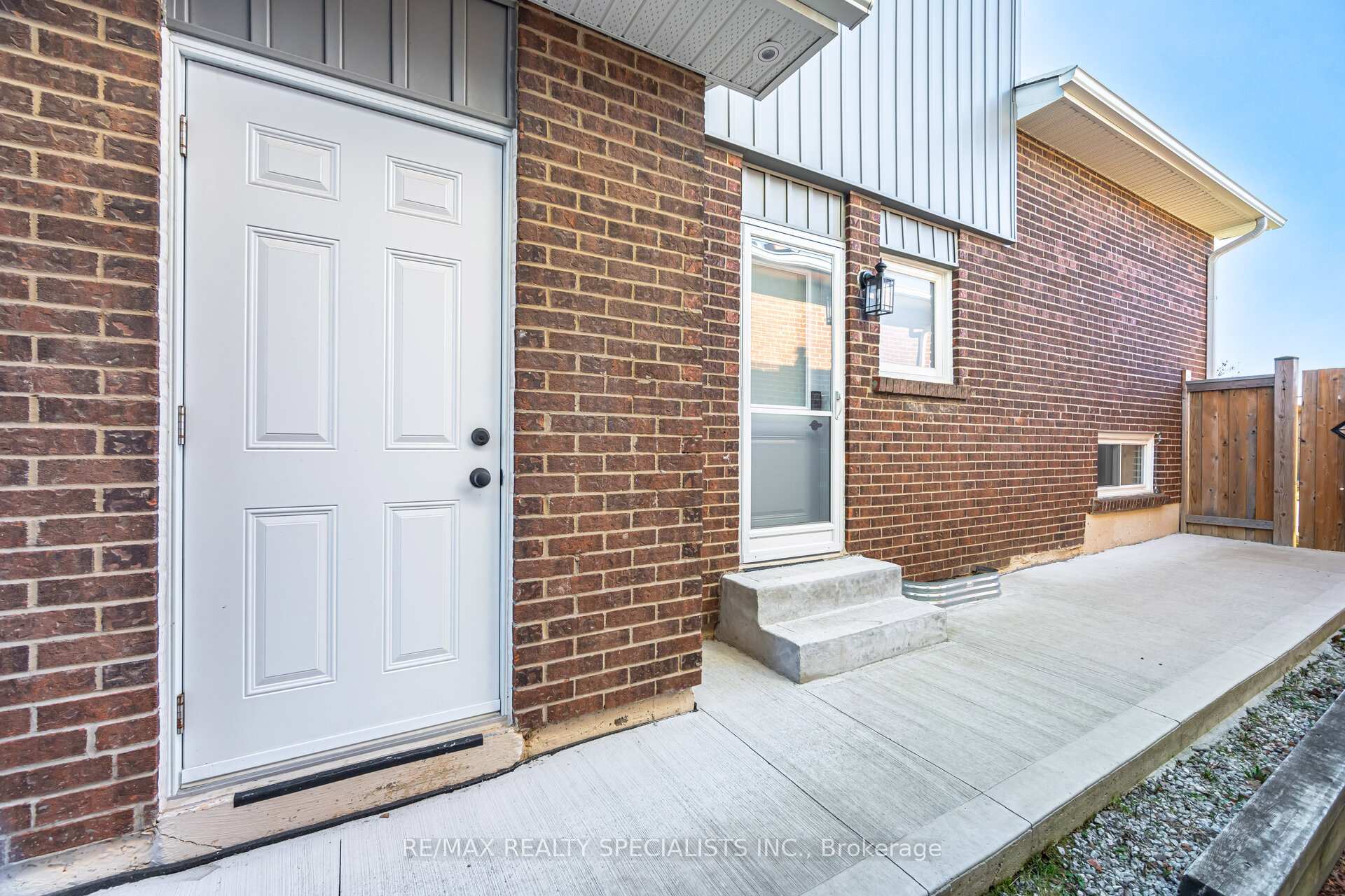 Photo 16 of 28 Ashurst Crescent, Brampton, Madoc — HOMEH