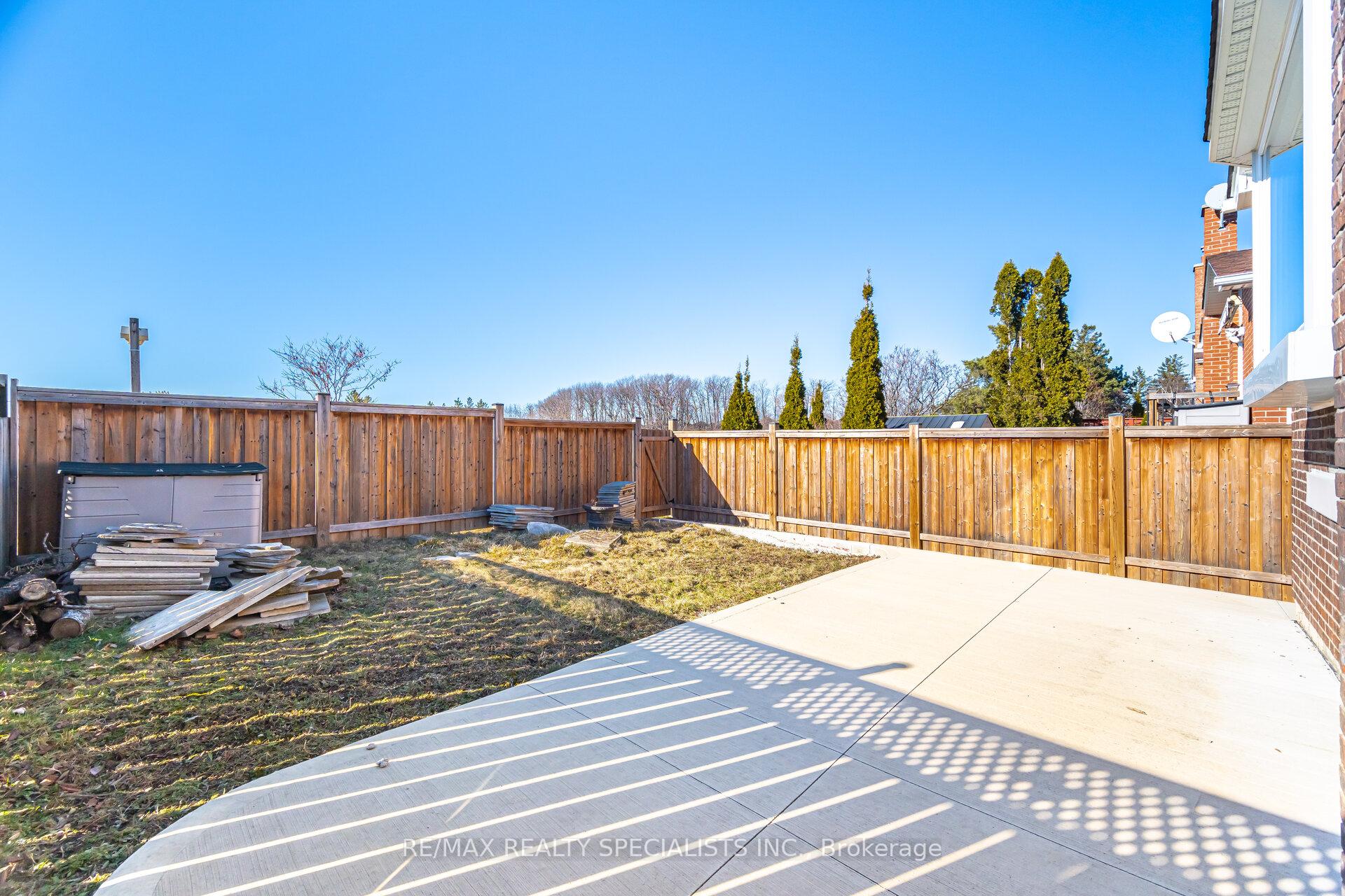 Photo 18 of 28 Ashurst Crescent, Brampton, Madoc — HOMEH