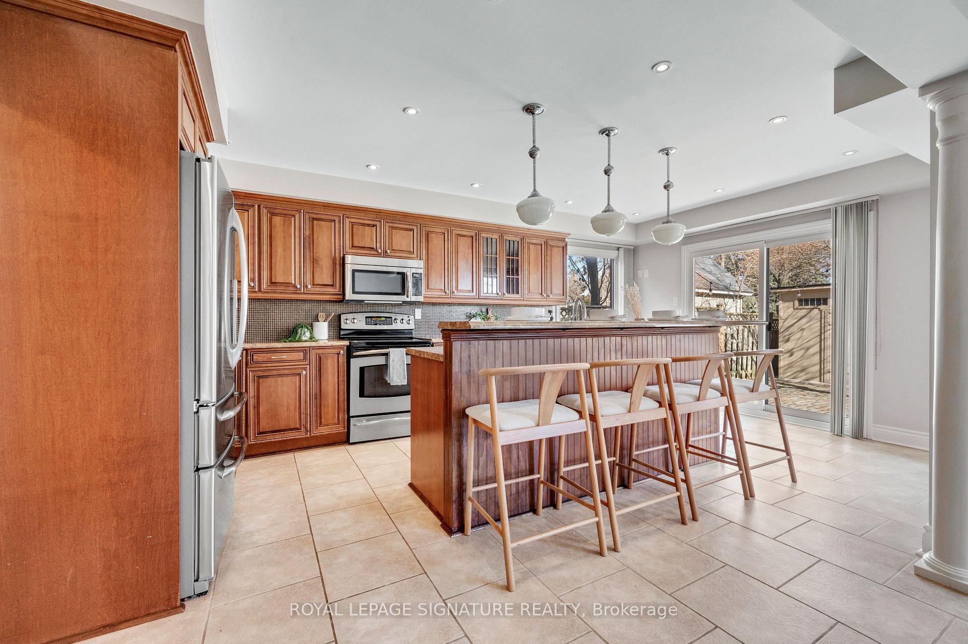 Photo 14 of 19 Parkes Drive, Ajax, South West — HOMEH