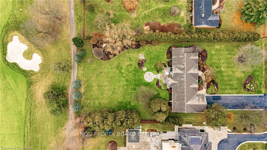 Photo 5 of 111 Saint Margarets Road, Hamilton, Ancaster — HOMEH