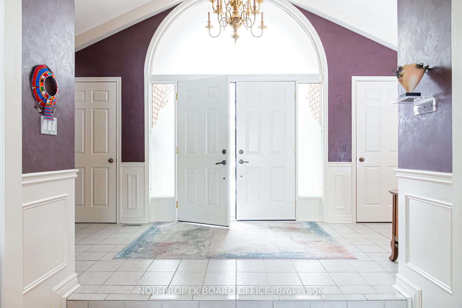 Photo 9 of 111 Saint Margarets Road, Hamilton, Ancaster — HOMEH