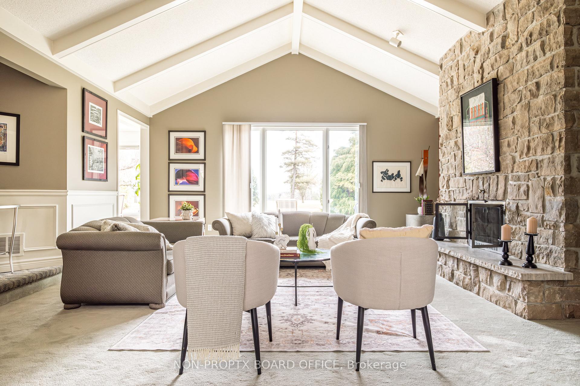 Photo 11 of 111 Saint Margarets Road, Hamilton, Ancaster — HOMEH