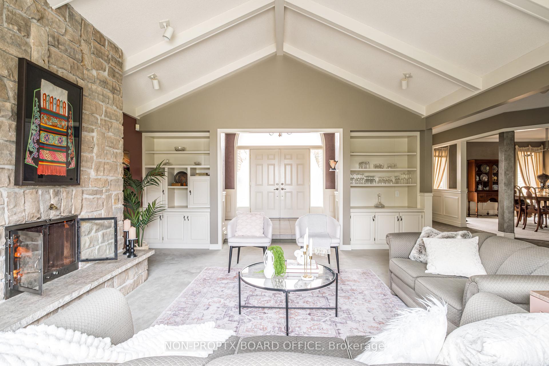 Photo 18 of 111 Saint Margarets Road, Hamilton, Ancaster — HOMEH