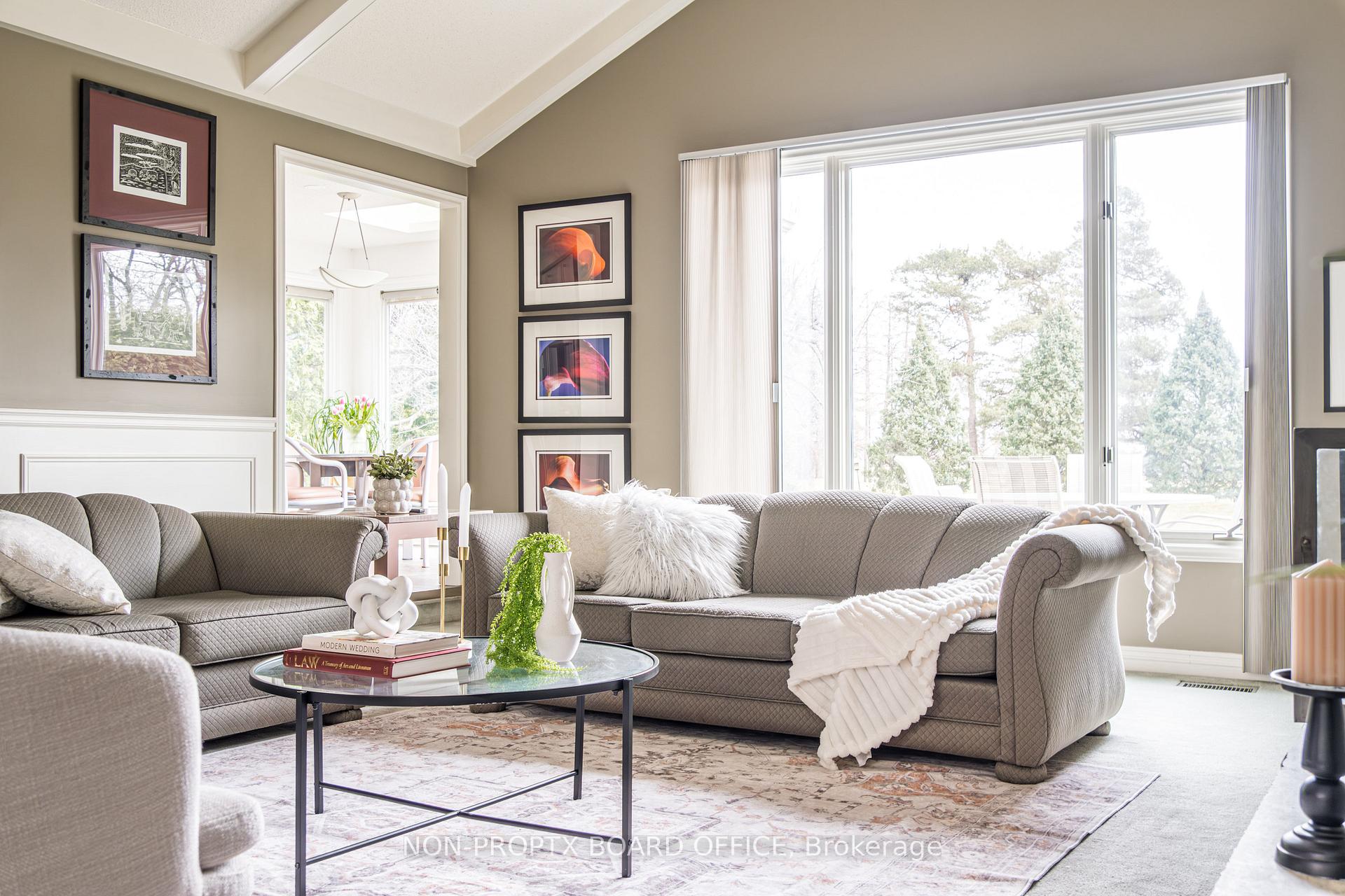 Photo 32 of 111 Saint Margarets Road, Hamilton, Ancaster — HOMEH