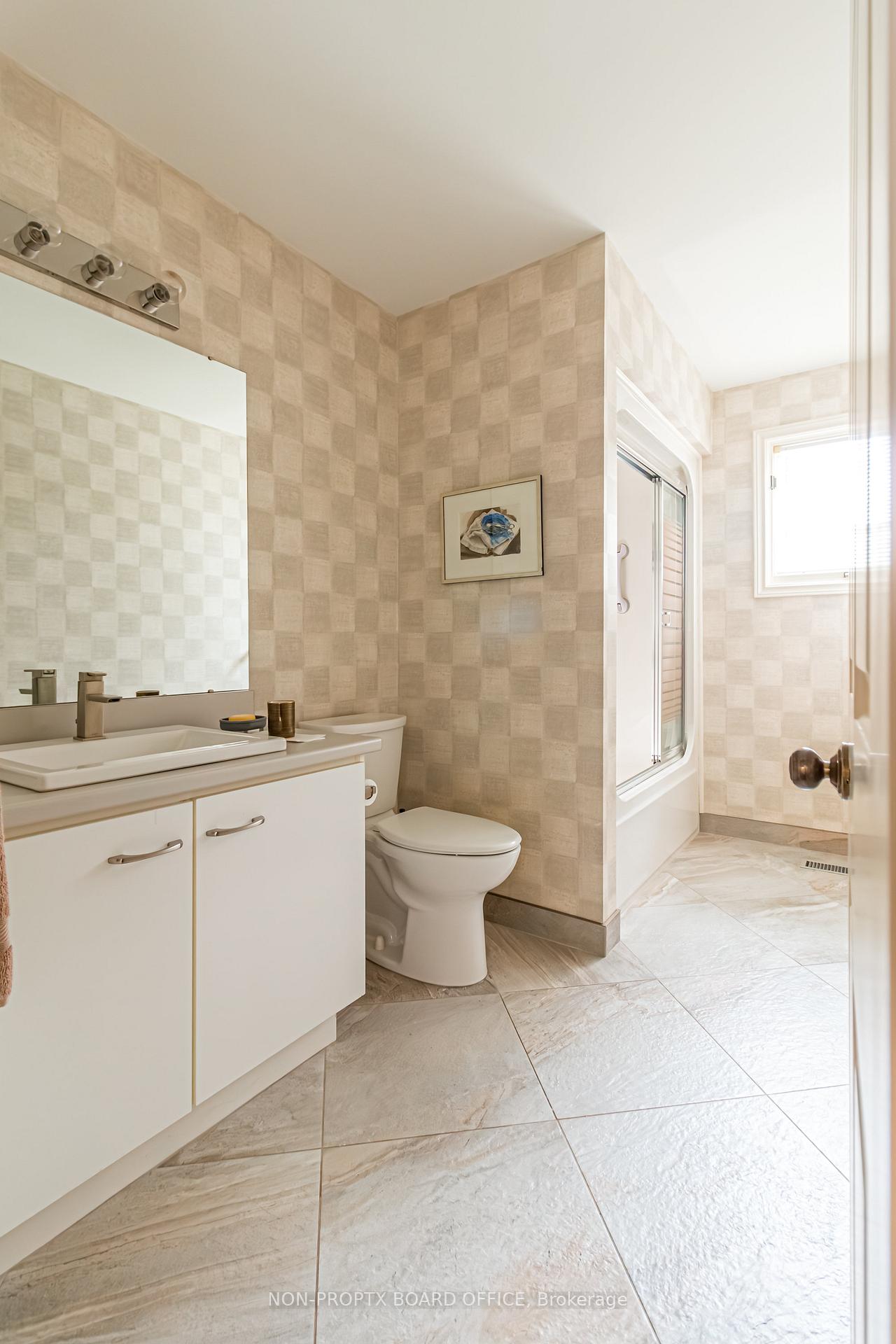 Photo 91 of 111 Saint Margarets Road, Hamilton, Ancaster — HOMEH
