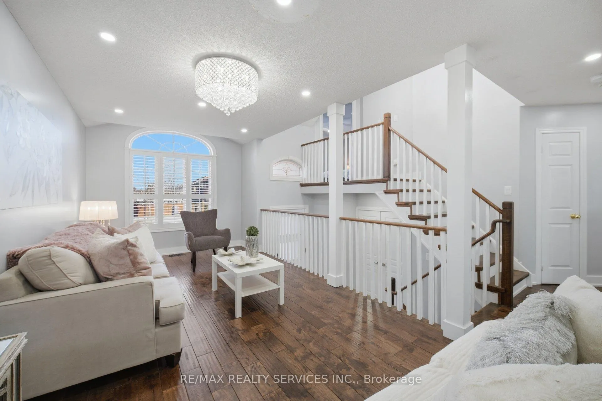 Photo 6 of 118 Van Scott Drive, Brampton, Northwest Sandalwood Parkway — HOMEH