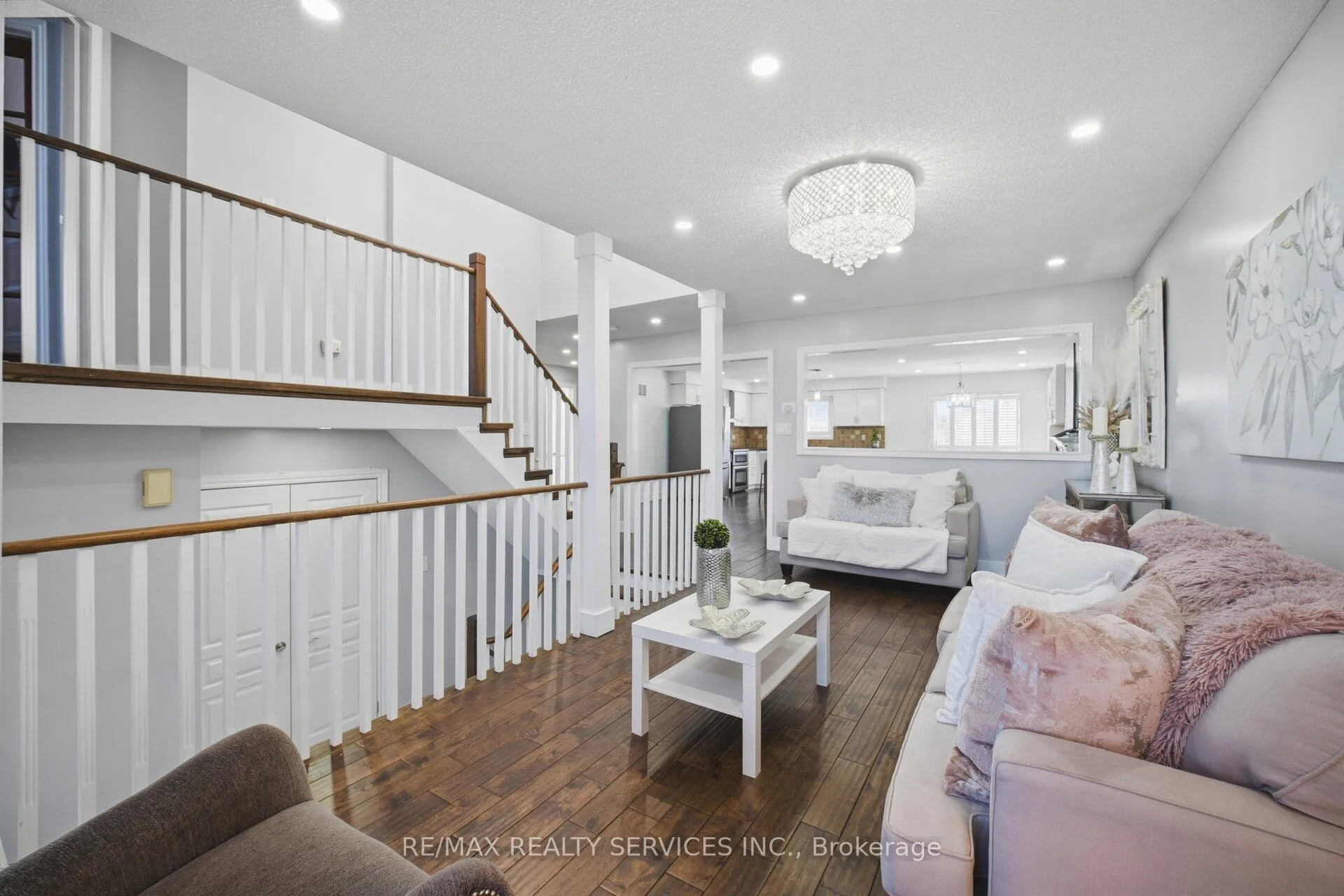 Photo 8 of 118 Van Scott Drive, Brampton, Northwest Sandalwood Parkway — HOMEH