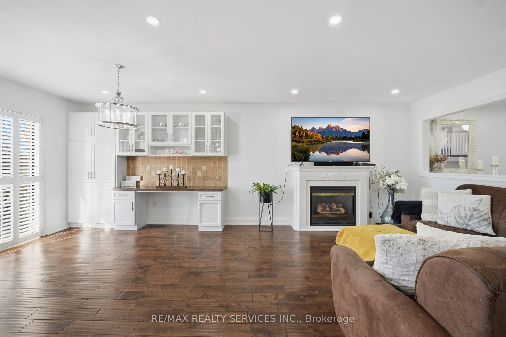 Photo 12 of 118 Van Scott Drive, Brampton, Northwest Sandalwood Parkway — HOMEH