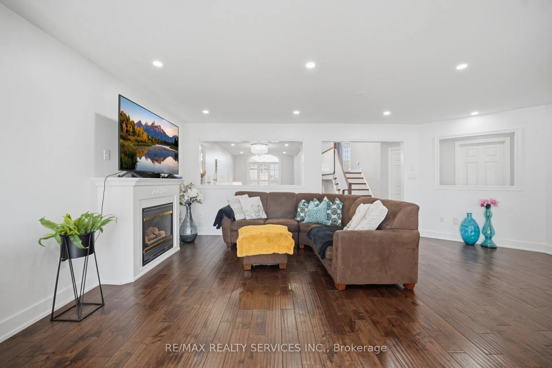 Photo 13 of 118 Van Scott Drive, Brampton, Northwest Sandalwood Parkway — HOMEH