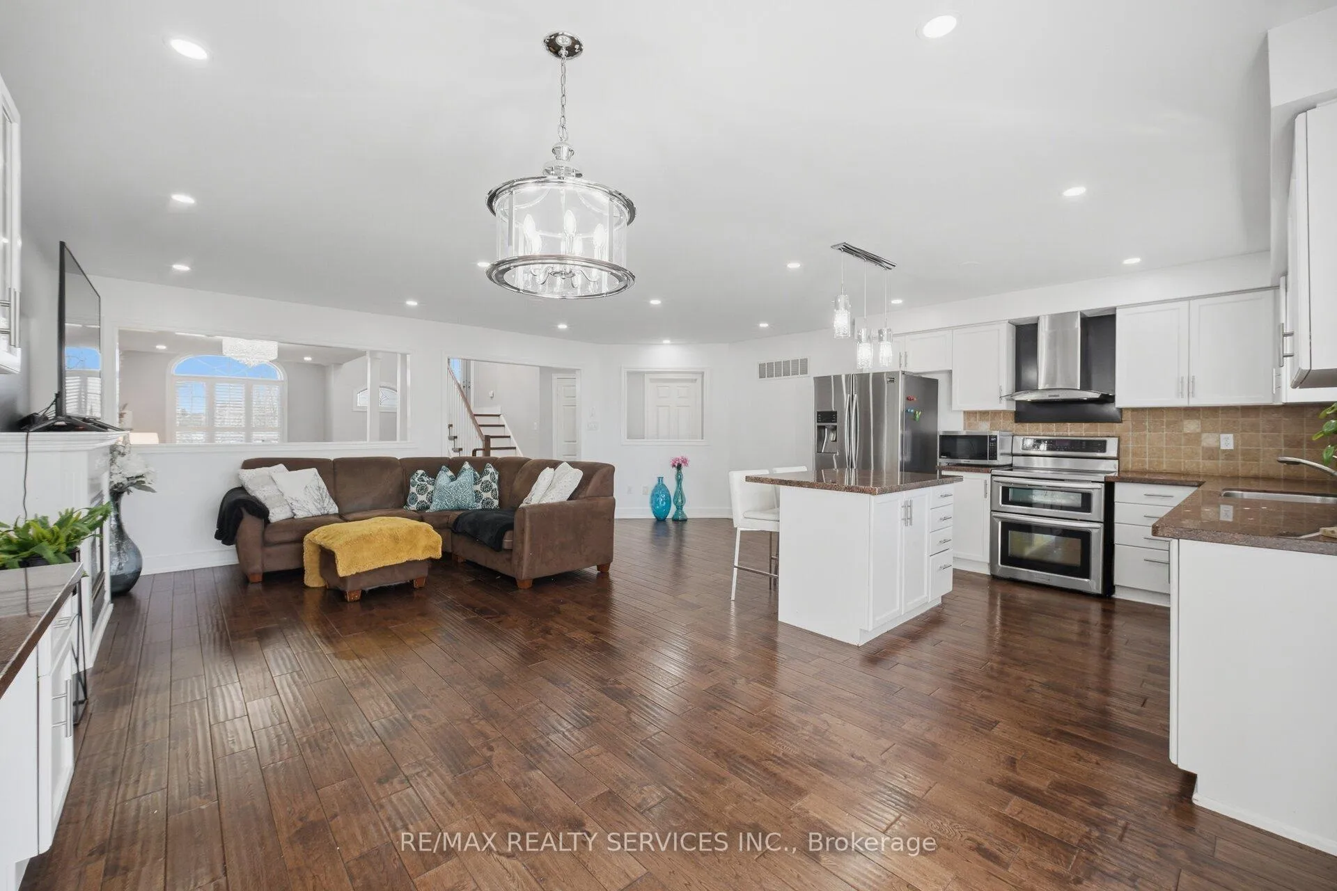 Photo 17 of 118 Van Scott Drive, Brampton, Northwest Sandalwood Parkway — HOMEH