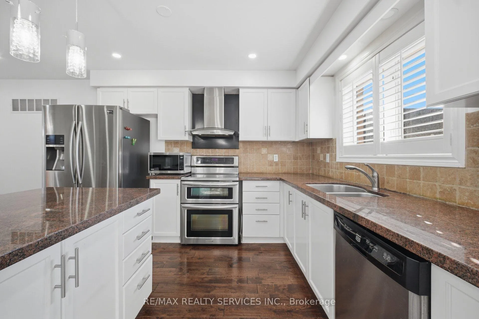 Photo 20 of 118 Van Scott Drive, Brampton, Northwest Sandalwood Parkway — HOMEH