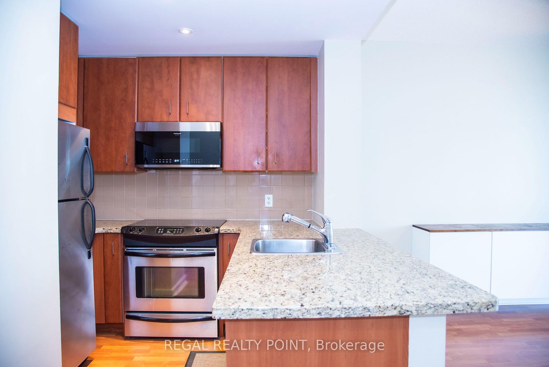Photo 4 of Unit 2005, 85 Bloor Street E, Toronto, Church-Yonge Corridor — HOMEH