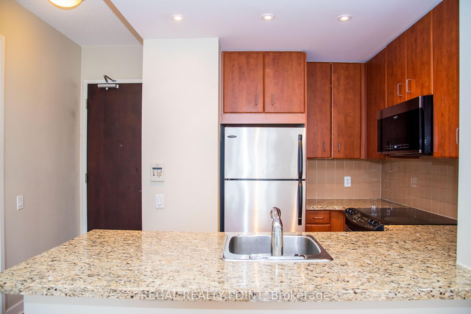 Photo 10 of Unit 2005, 85 Bloor Street E, Toronto, Church-Yonge Corridor — HOMEH