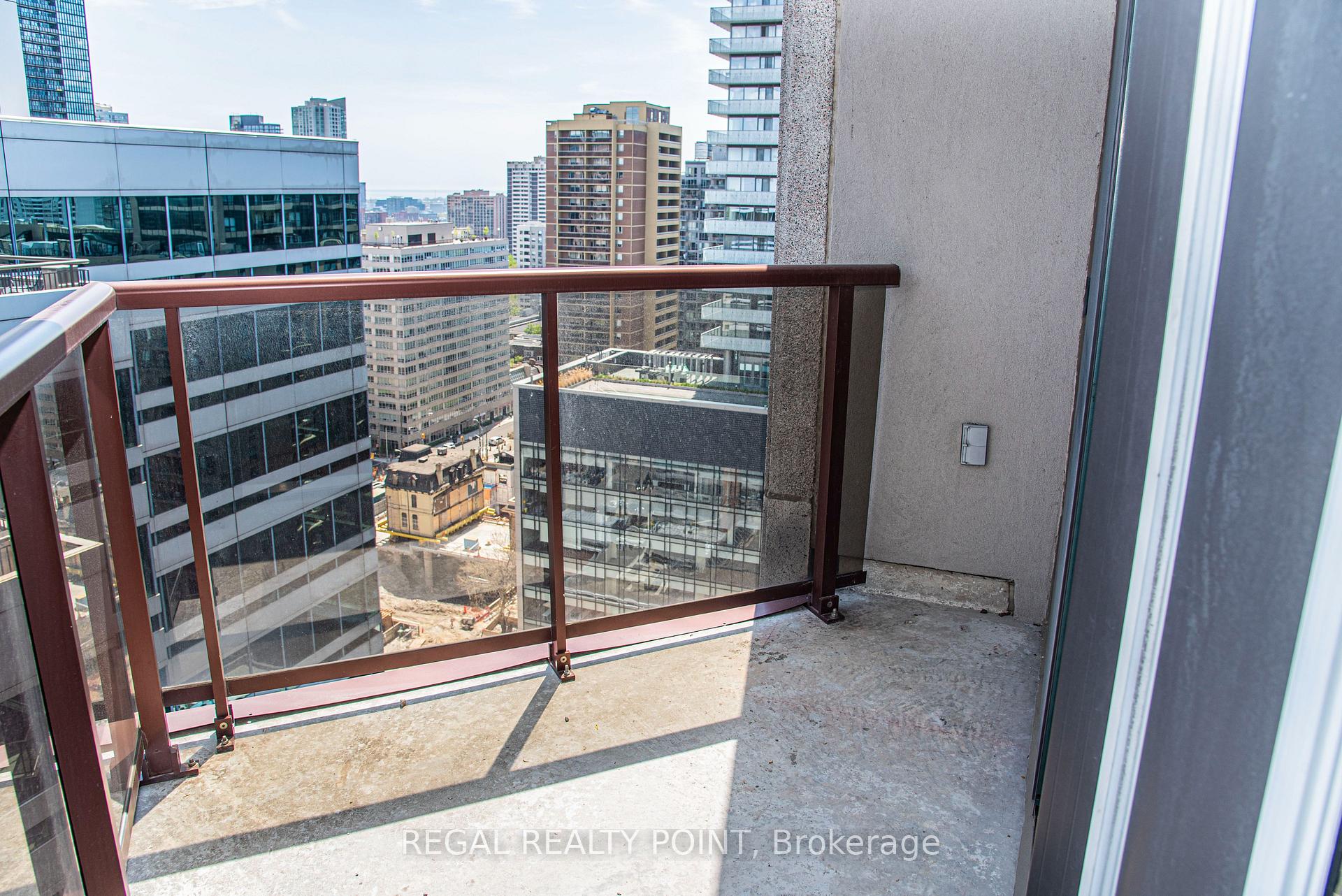 Photo 12 of Unit 2005, 85 Bloor Street E, Toronto, Church-Yonge Corridor — HOMEH