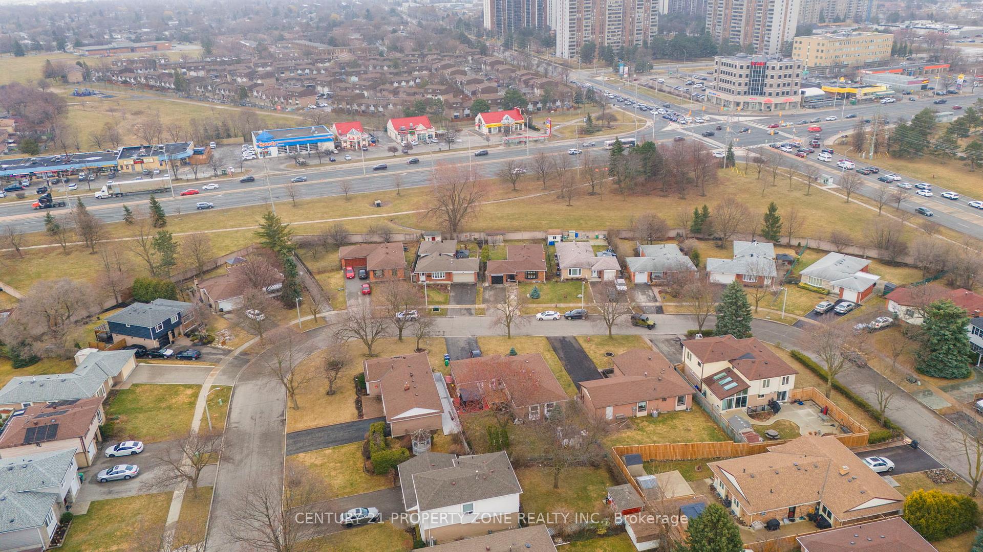 Photo 3 of 51 Glebe Crescent, Brampton, Northgate — HOMEH