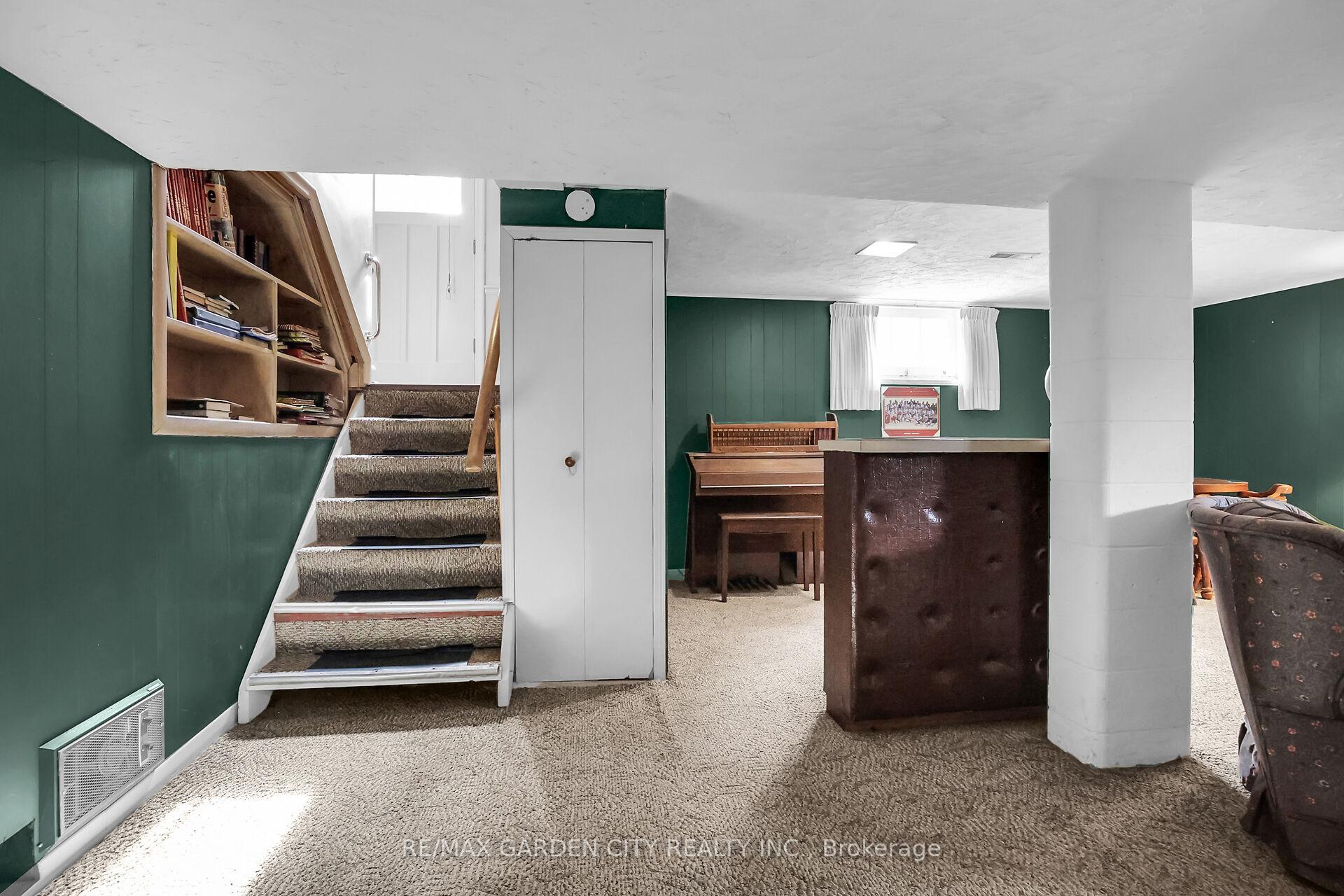 Photo 14 of 122 Pine Drive, Hamilton, Stoney Creek — HOMEH