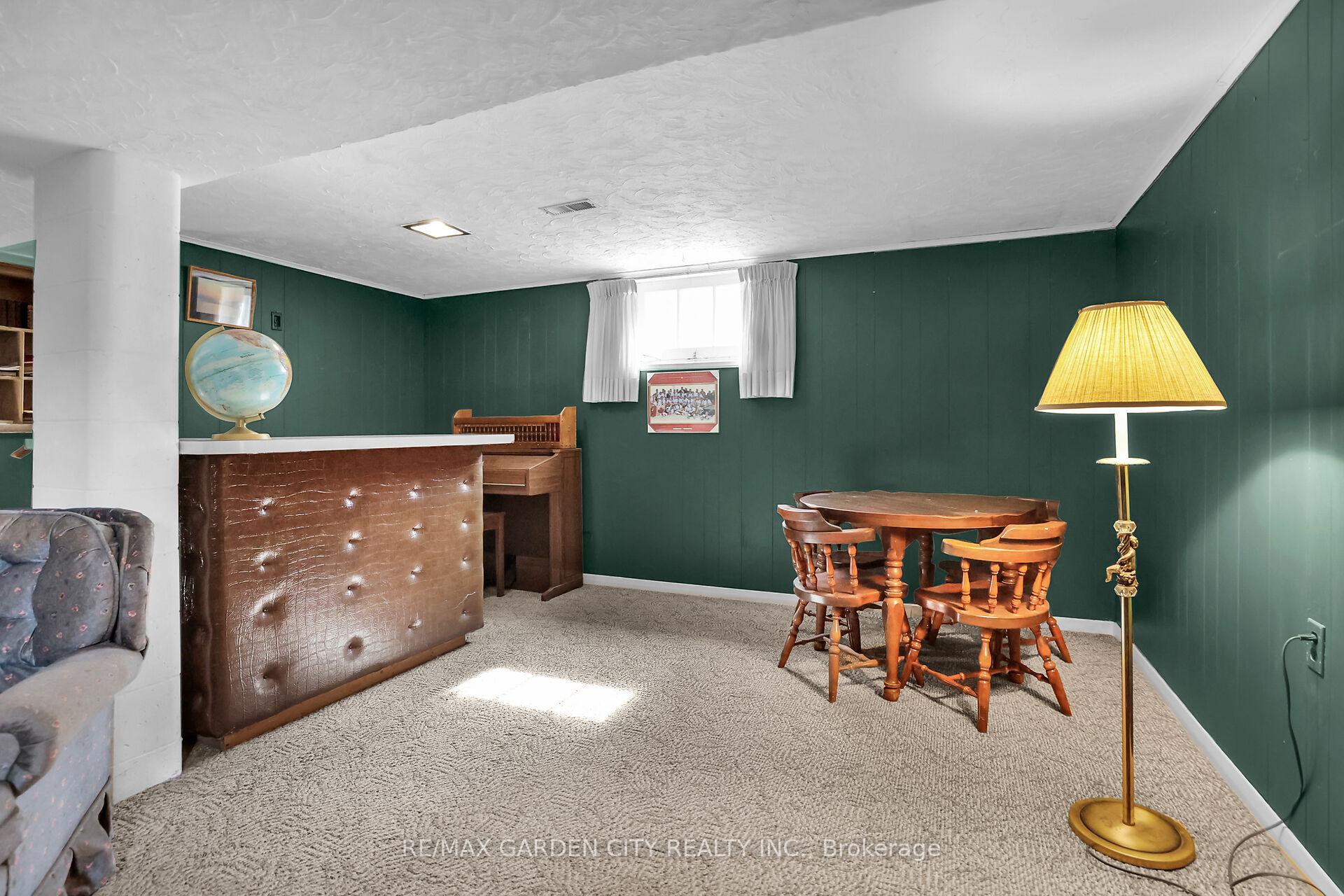 Photo 16 of 122 Pine Drive, Hamilton, Stoney Creek — HOMEH