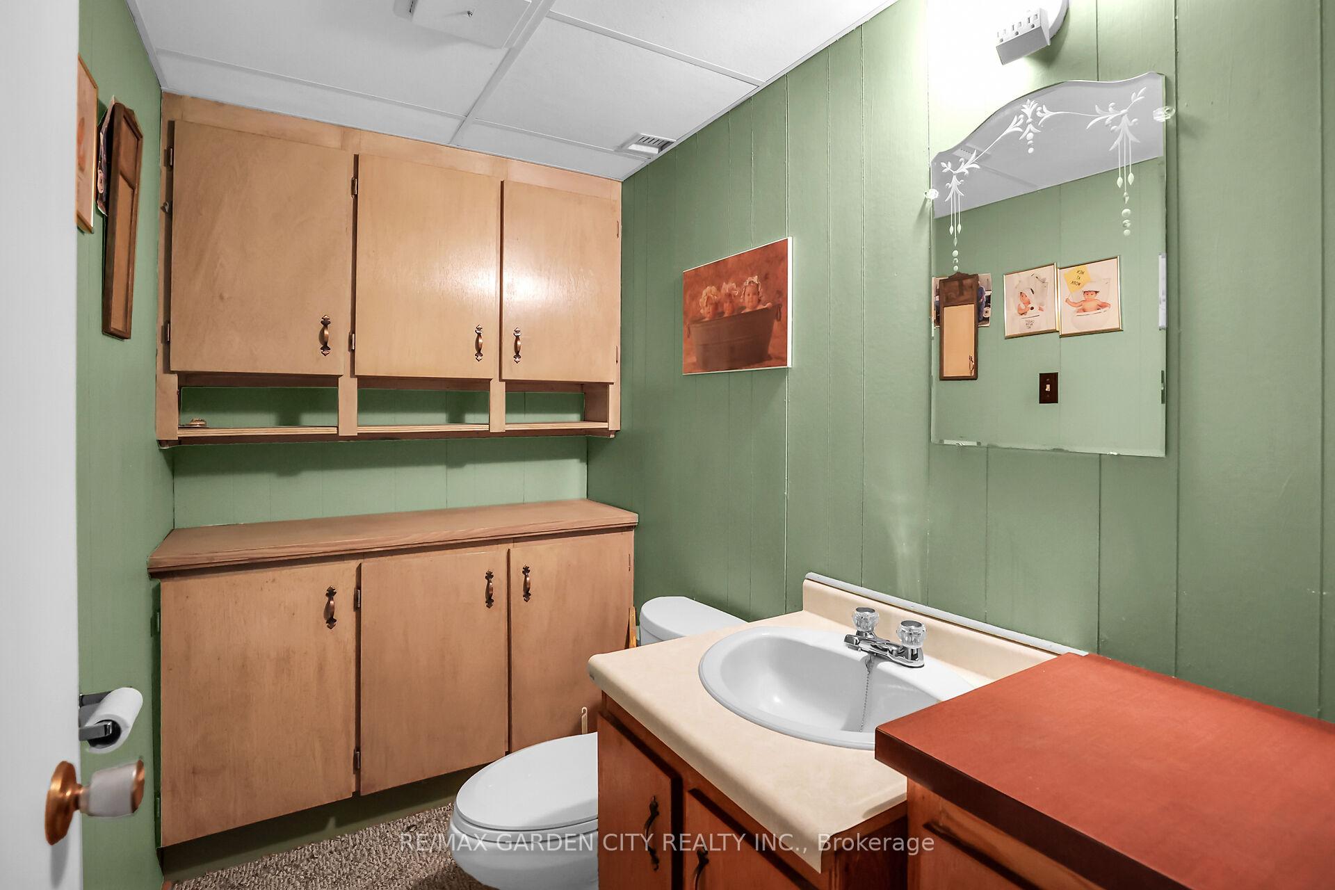 Photo 17 of 122 Pine Drive, Hamilton, Stoney Creek — HOMEH