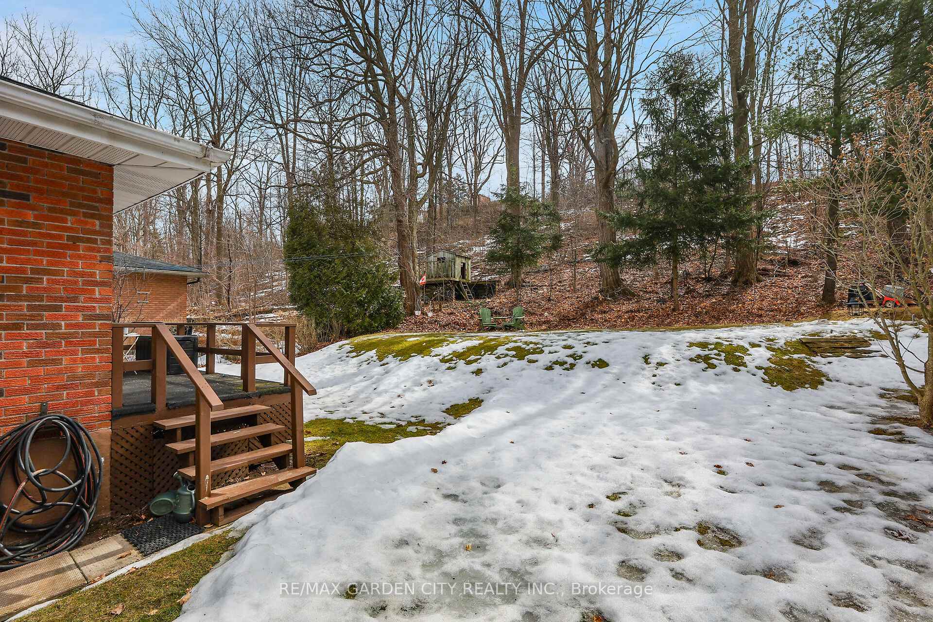 Photo 20 of 122 Pine Drive, Hamilton, Stoney Creek — HOMEH