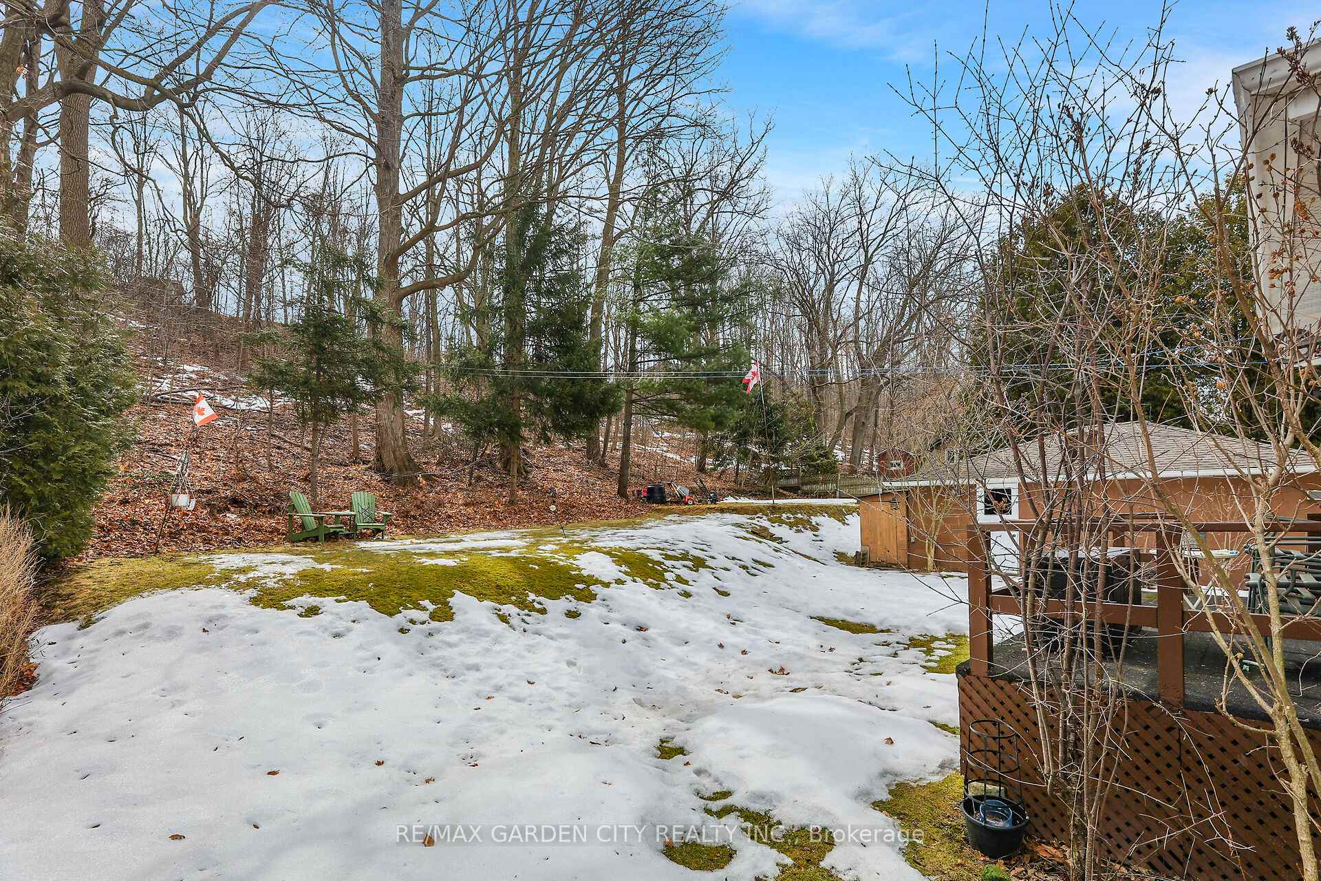Photo 22 of 122 Pine Drive, Hamilton, Stoney Creek — HOMEH