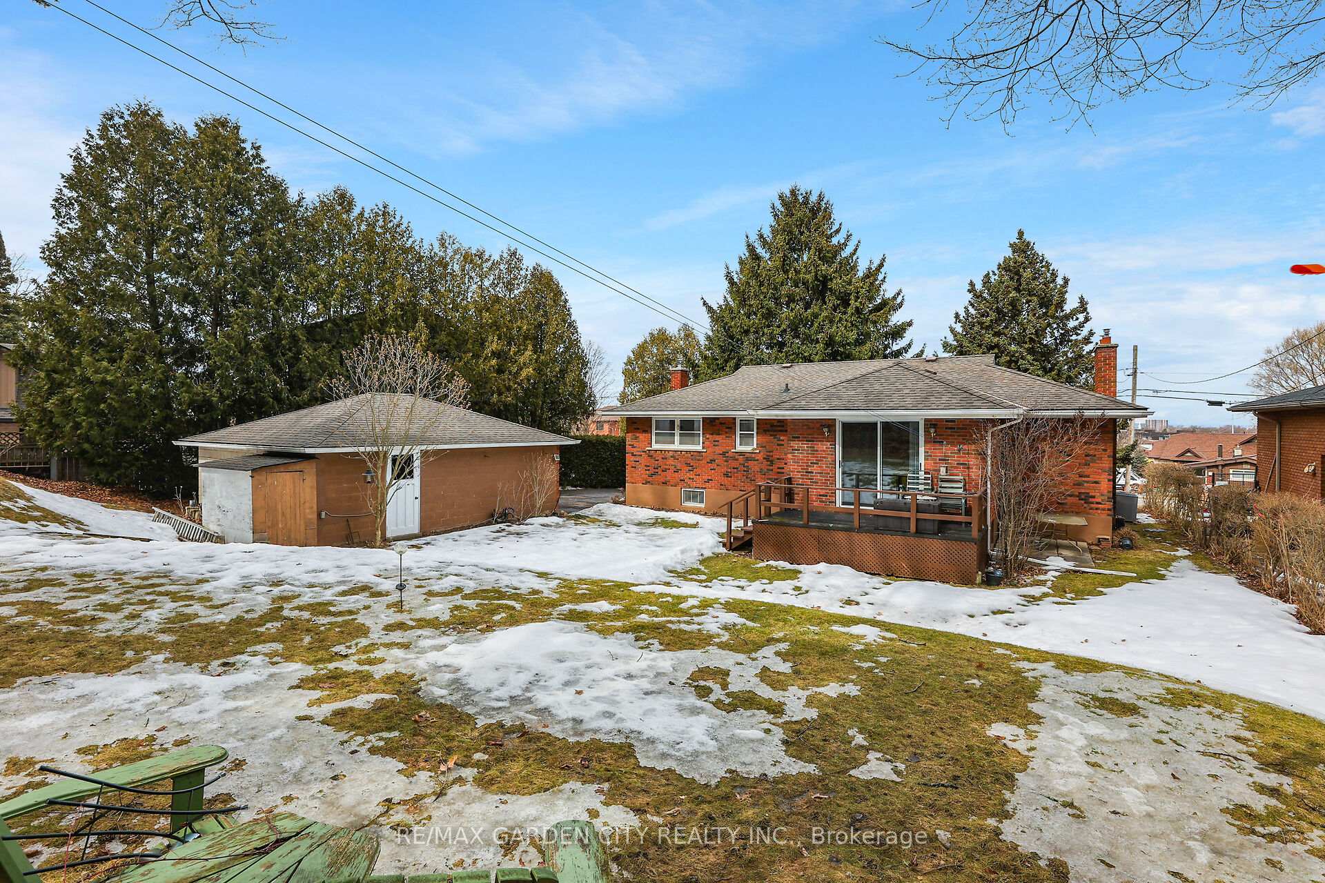 Photo 23 of 122 Pine Drive, Hamilton, Stoney Creek — HOMEH