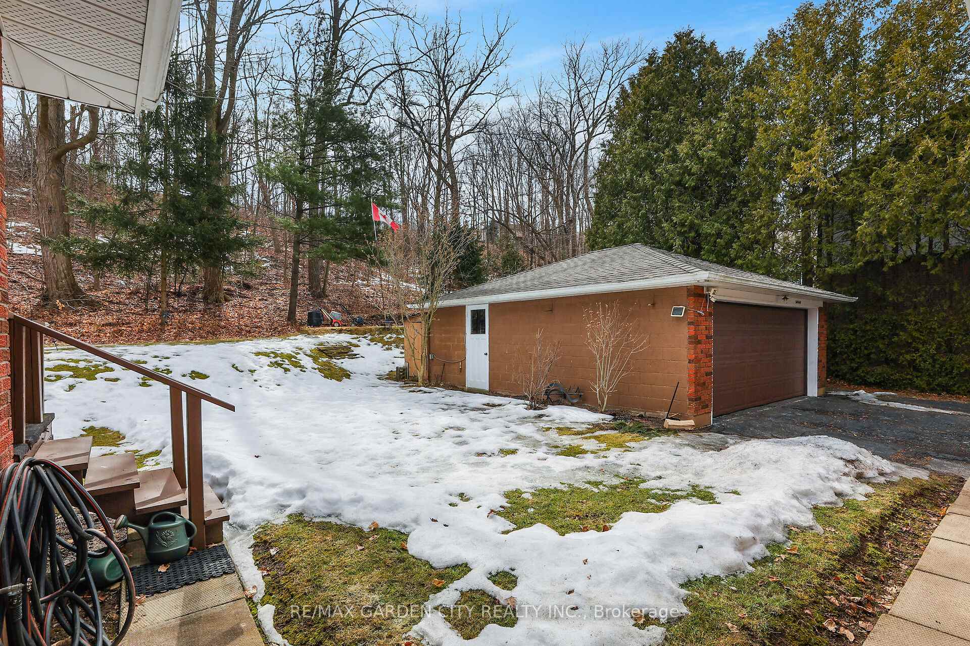 Photo 25 of 122 Pine Drive, Hamilton, Stoney Creek — HOMEH