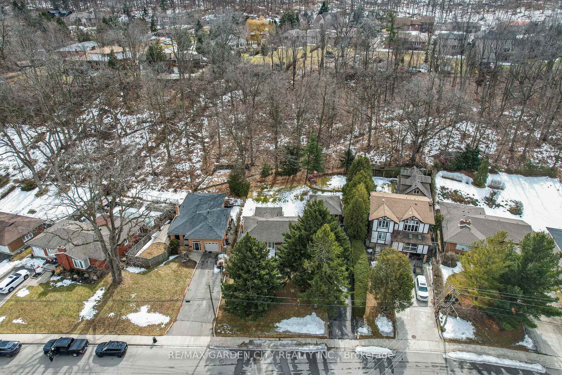 Photo 28 of 122 Pine Drive, Hamilton, Stoney Creek — HOMEH