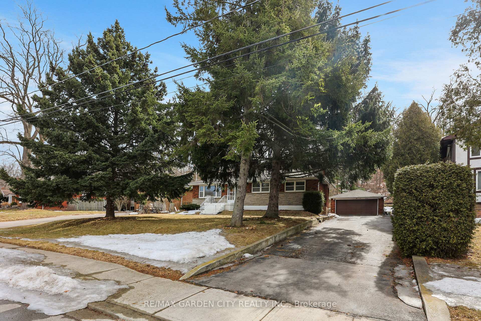 Photo 37 of 122 Pine Drive, Hamilton, Stoney Creek — HOMEH