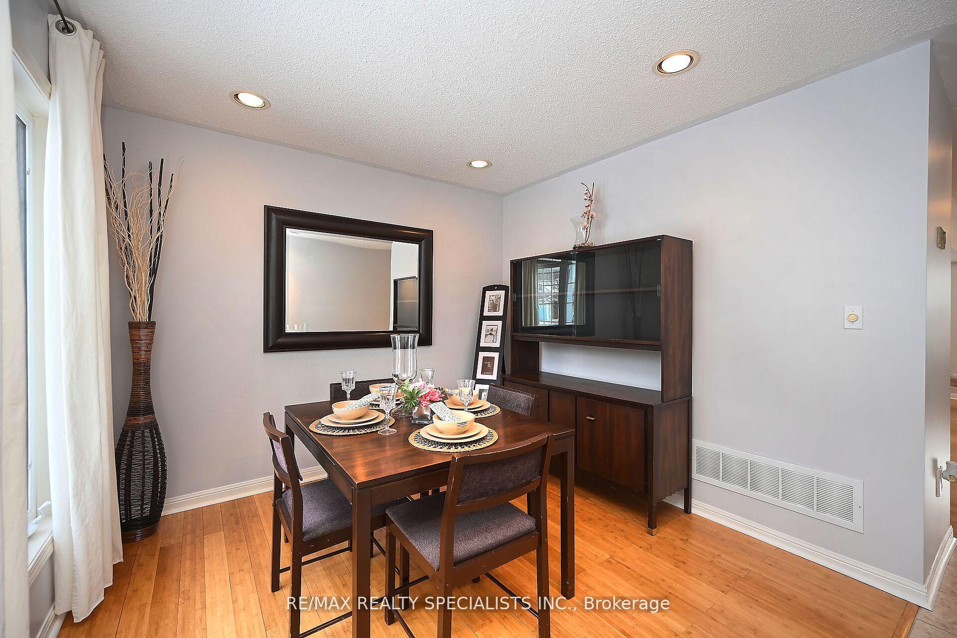 Photo 4 of 67 Jessop Drive, Brampton, Fletcher's Meadow — HOMEH