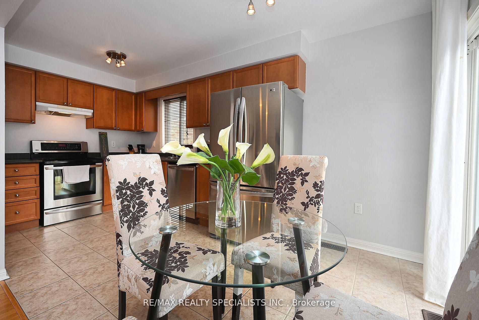 Photo 8 of 67 Jessop Drive, Brampton, Fletcher's Meadow — HOMEH