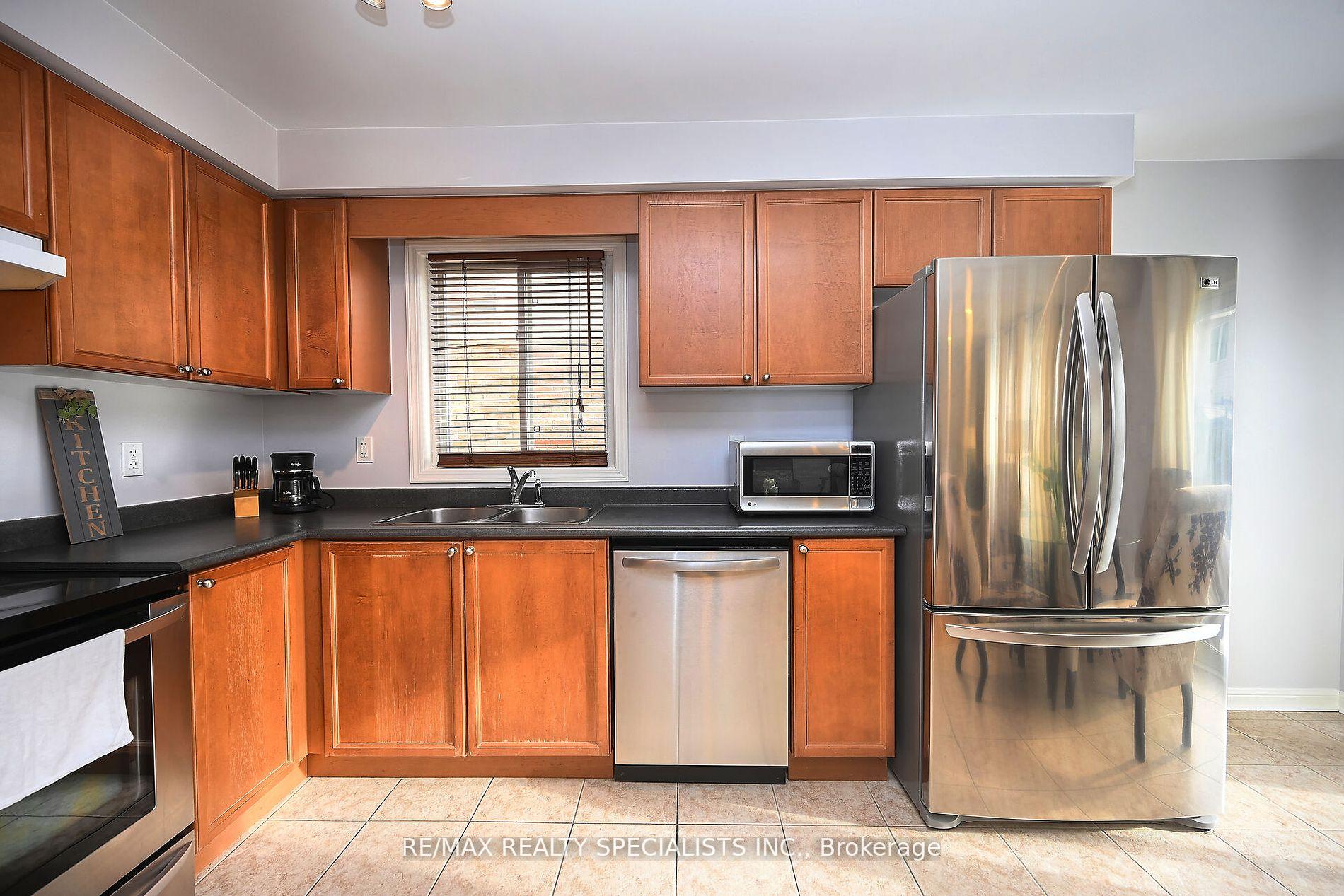 Photo 9 of 67 Jessop Drive, Brampton, Fletcher's Meadow — HOMEH
