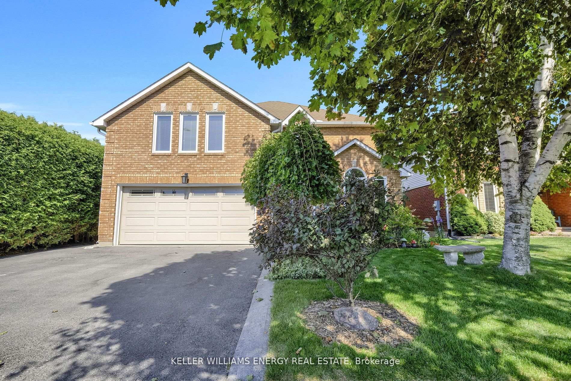 Photo 4 of 44 Rutherford Drive, Clarington, Newcastle — HOMEH