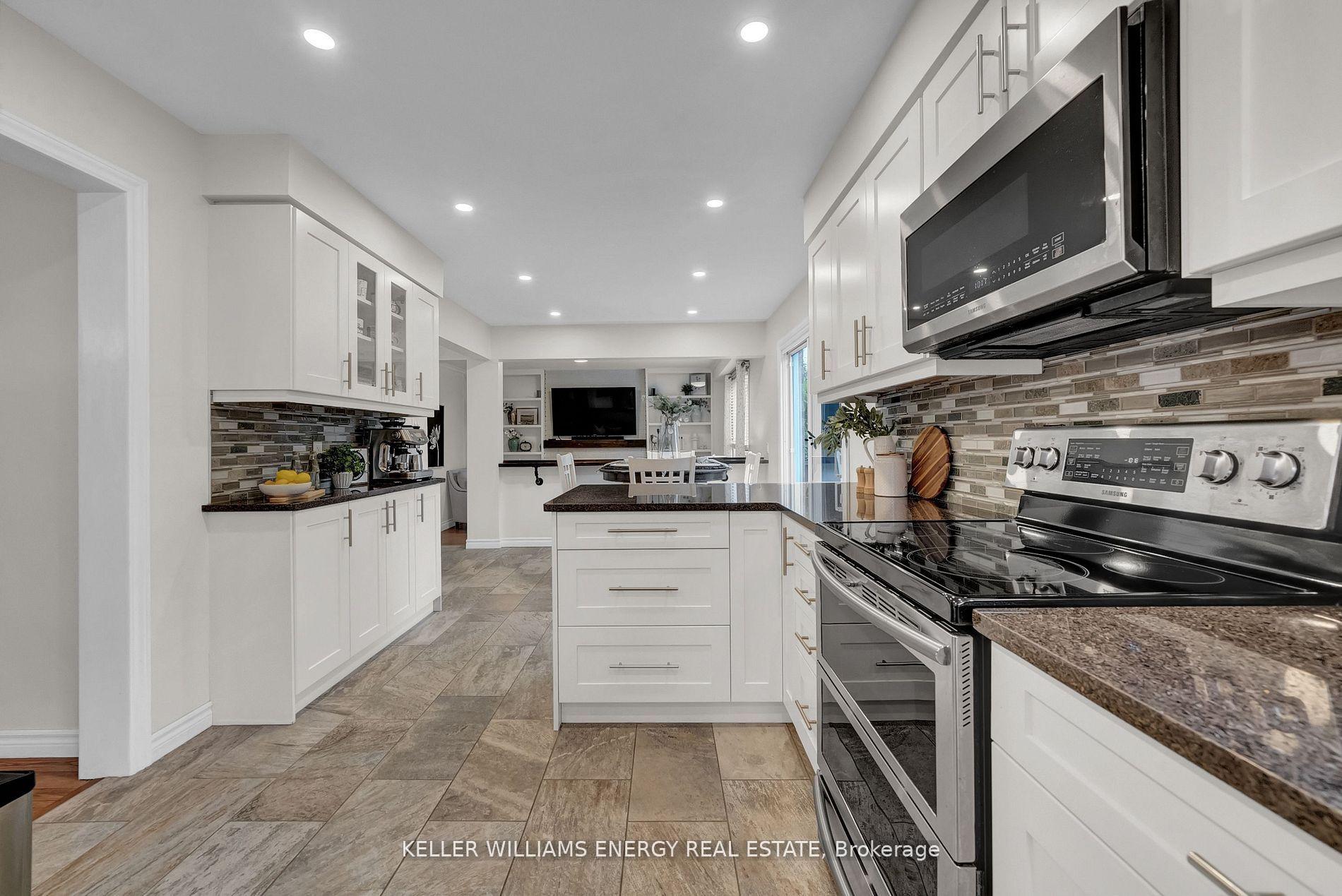 Photo 16 of 44 Rutherford Drive, Clarington, Newcastle — HOMEH