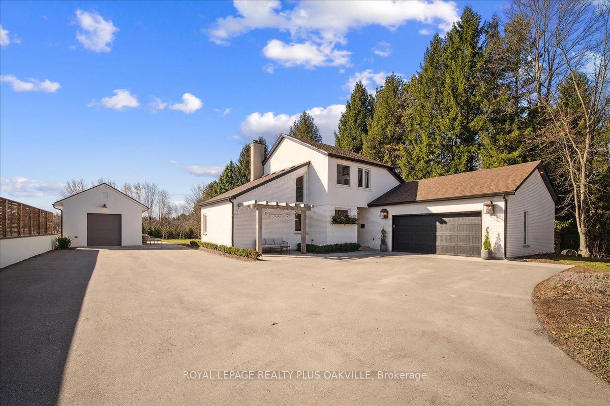 Photo 2 of 3942 Governors Road, Hamilton, Lynden — HOMEH