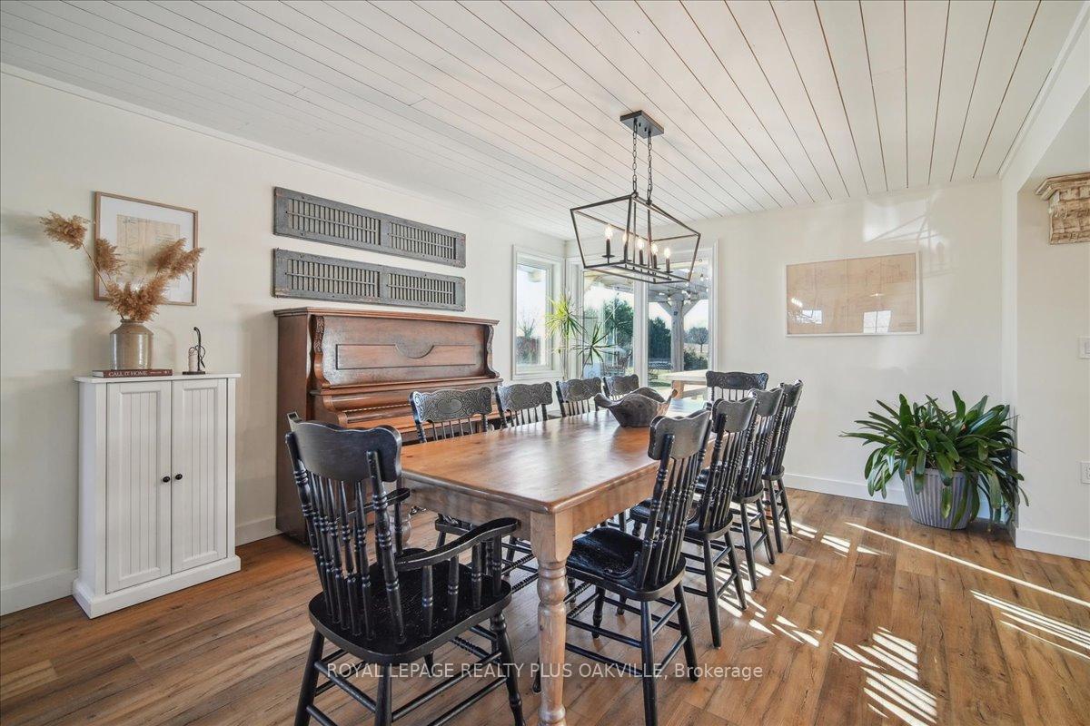 Photo 5 of 3942 Governors Road, Hamilton, Lynden — HOMEH