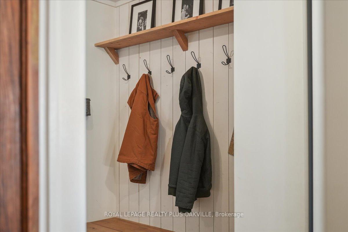 Photo 20 of 3942 Governors Road, Hamilton, Lynden — HOMEH