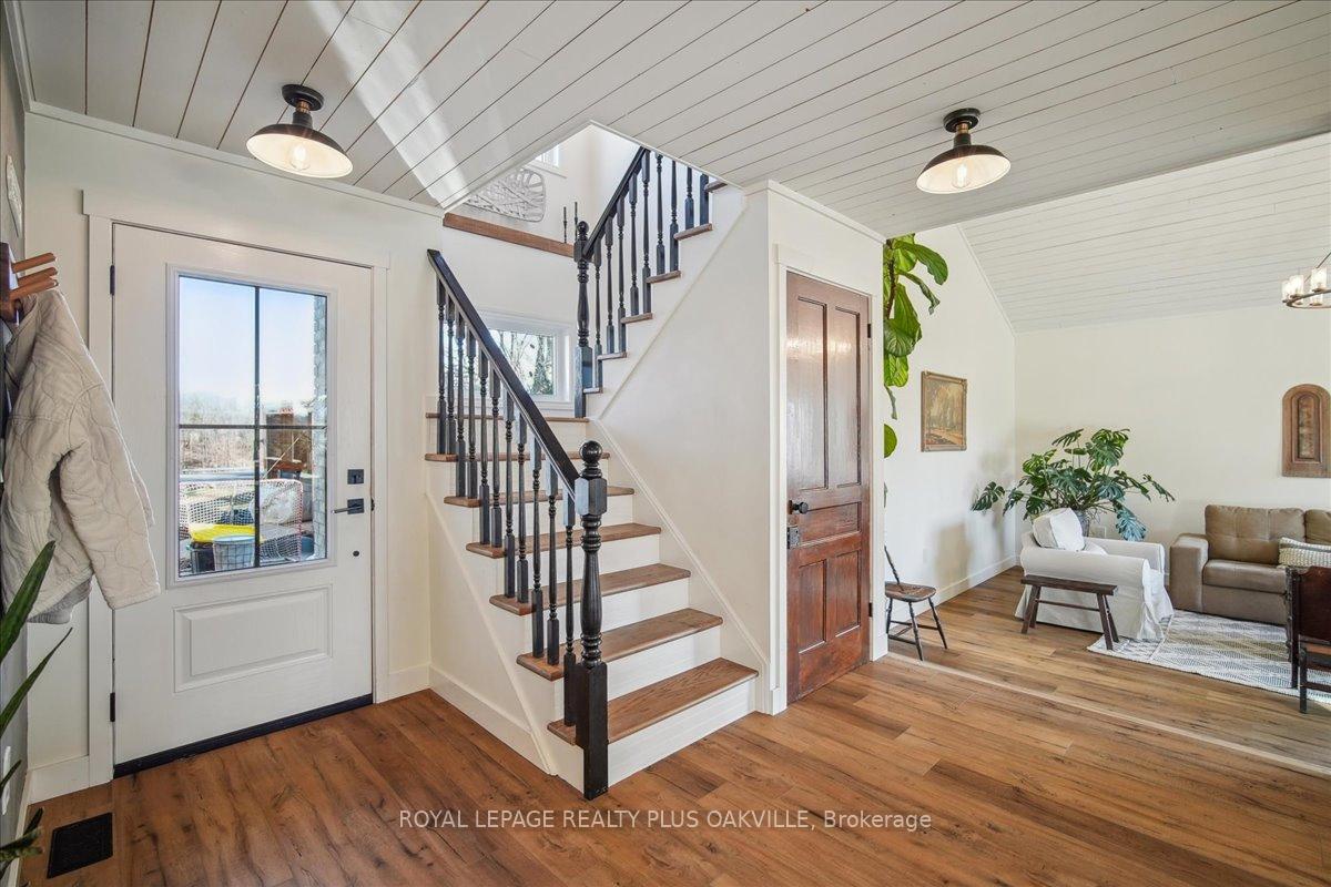 Photo 23 of 3942 Governors Road, Hamilton, Lynden — HOMEH