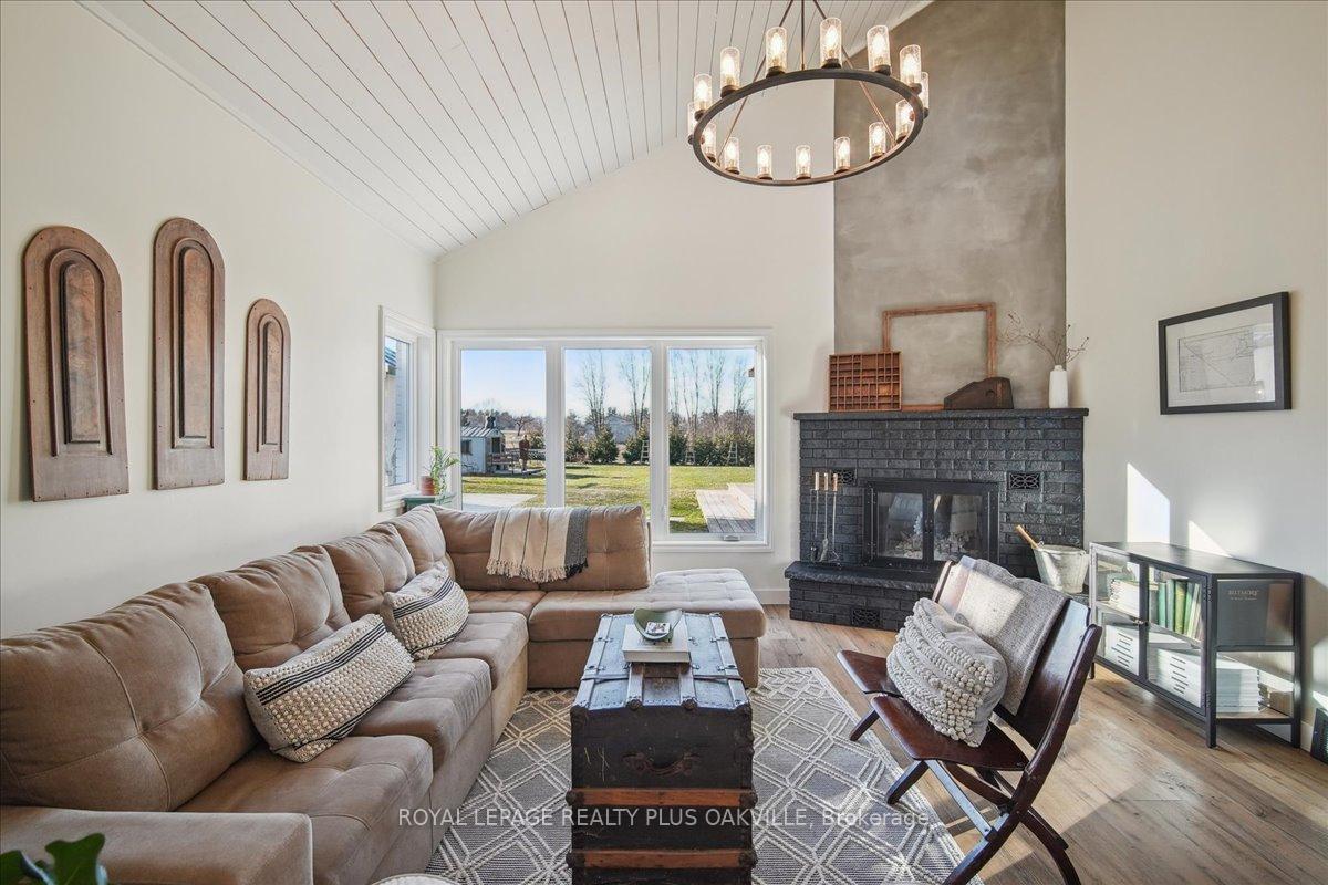 Photo 25 of 3942 Governors Road, Hamilton, Lynden — HOMEH