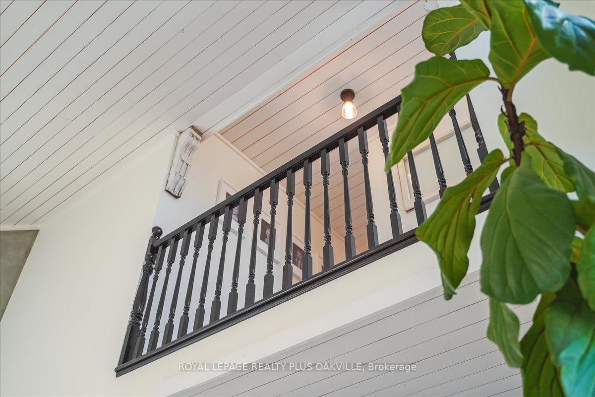 Photo 28 of 3942 Governors Road, Hamilton, Lynden — HOMEH