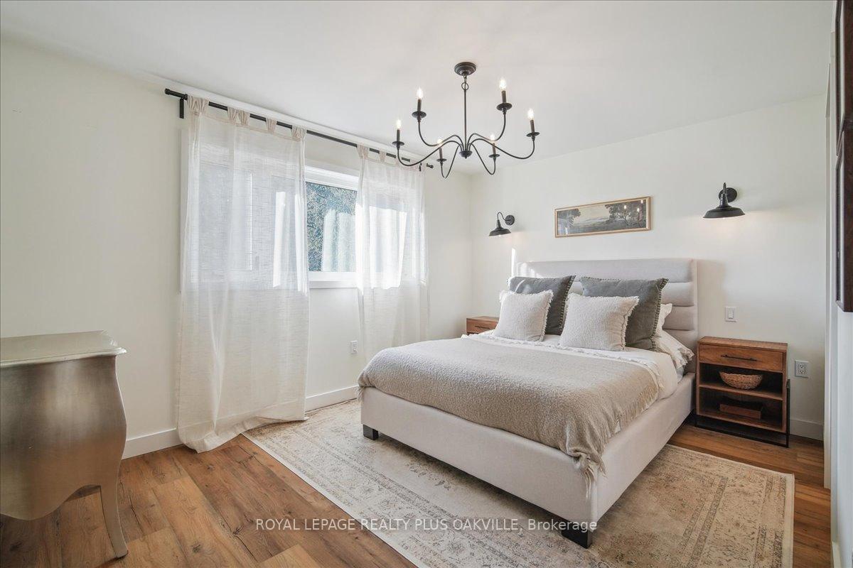 Photo 31 of 3942 Governors Road, Hamilton, Lynden — HOMEH