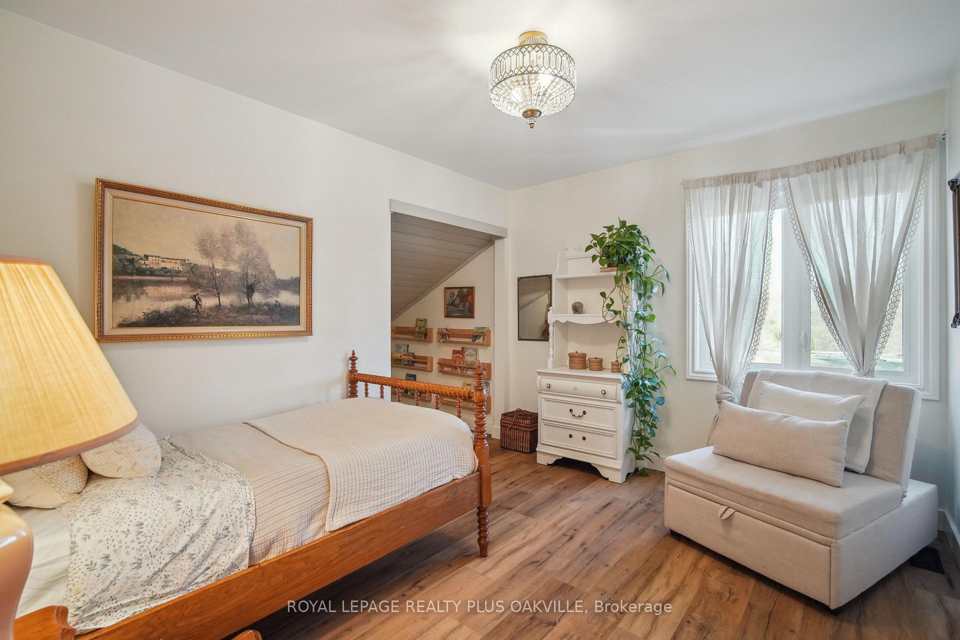 Photo 36 of 3942 Governors Road, Hamilton, Lynden — HOMEH